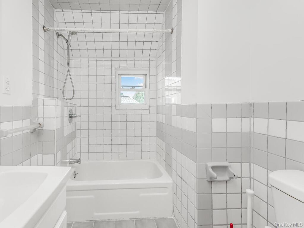 552 N Broadway, Yonkers, NY 10701