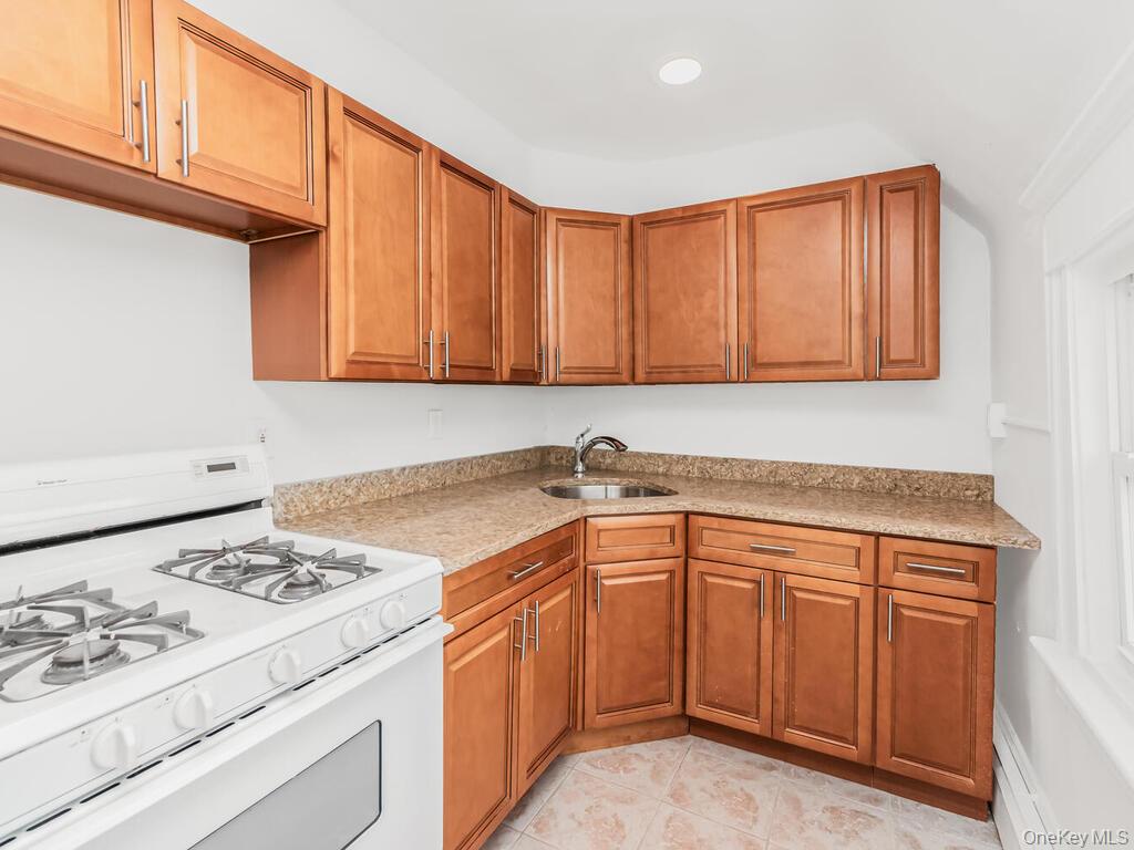 552 N Broadway, Yonkers, NY 10701