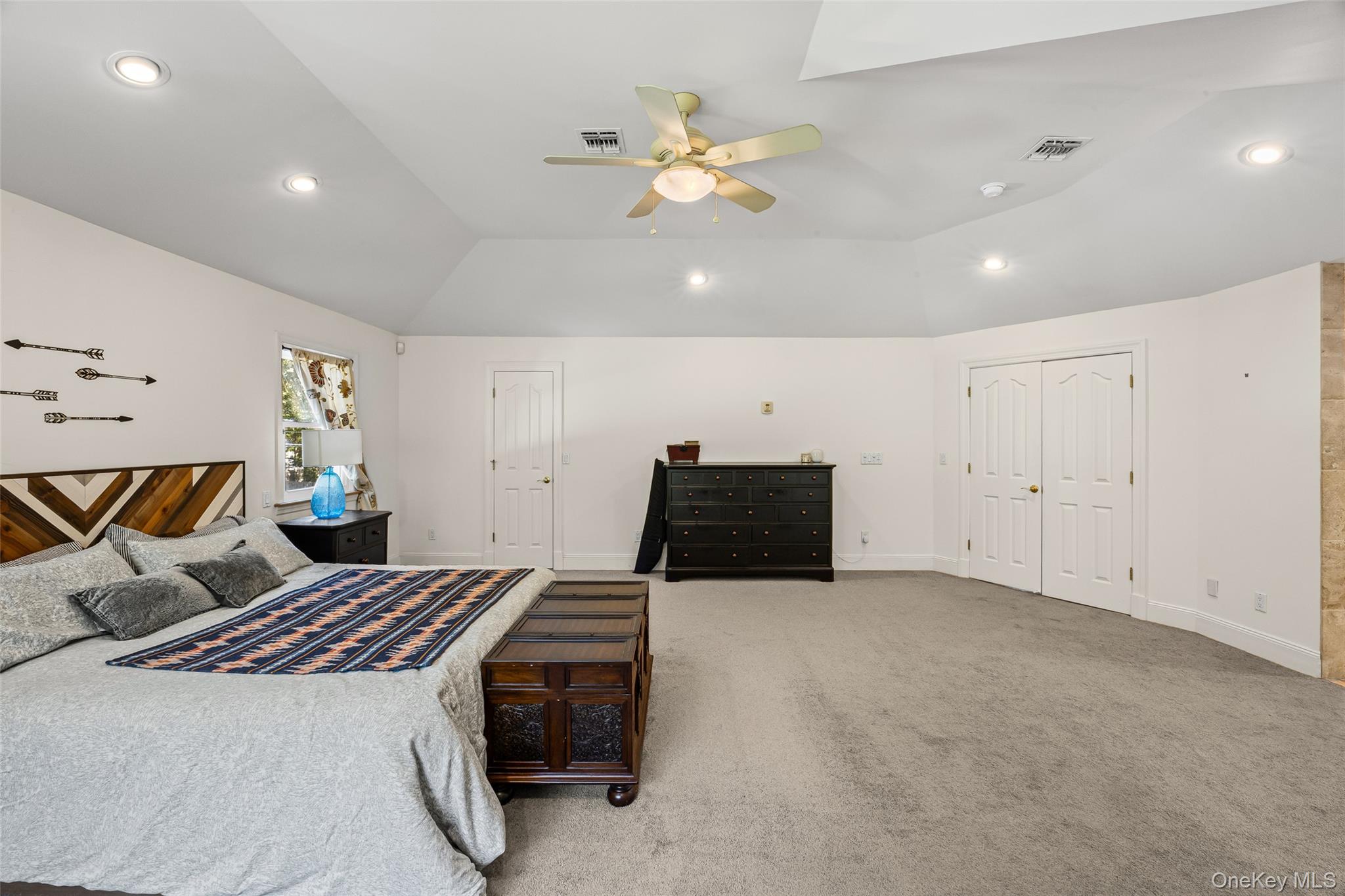 162 Miller Place Road, Miller Place, NY 11764