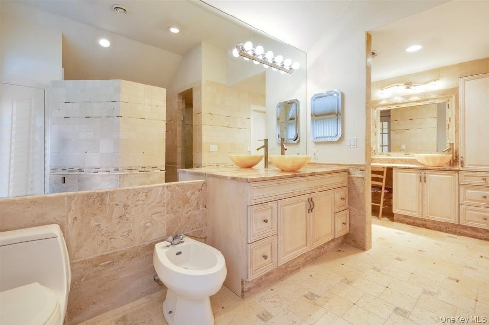 162 Miller Place Road, Miller Place, NY 11764