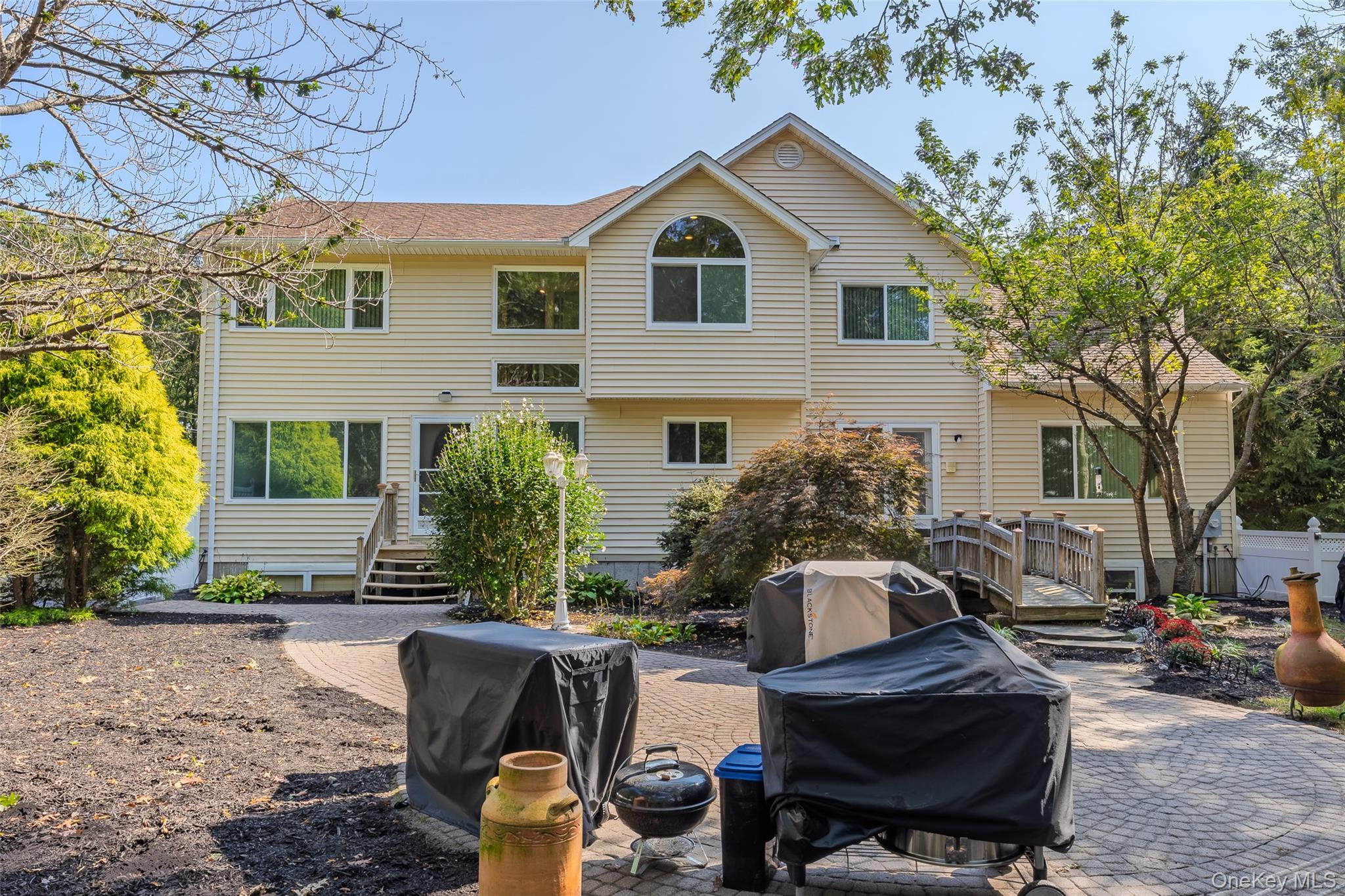 162 Miller Place Road, Miller Place, NY 11764