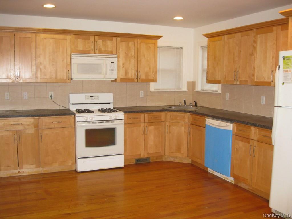 622 S 6th Avenue # A, Mount Vernon, NY 10550