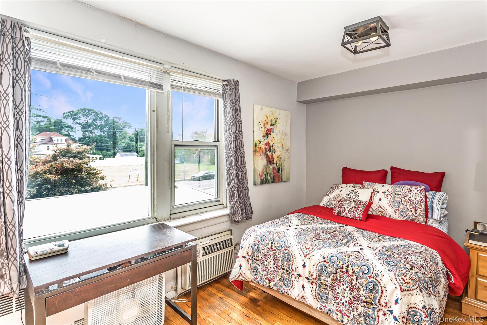 250 W Merrick Road # 2L, Freeport, NY 11520