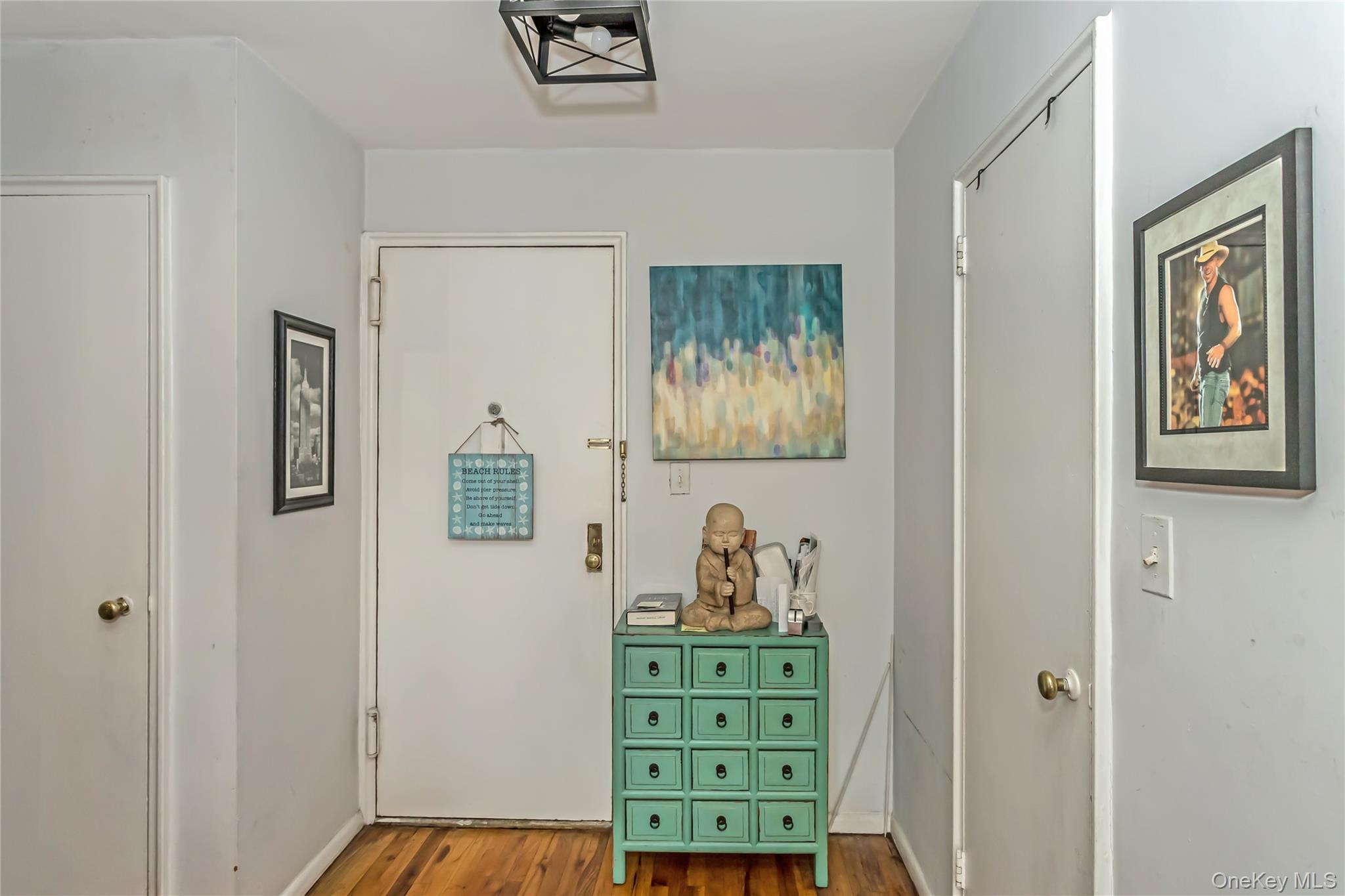 250 W Merrick Road # 2L, Freeport, NY 11520