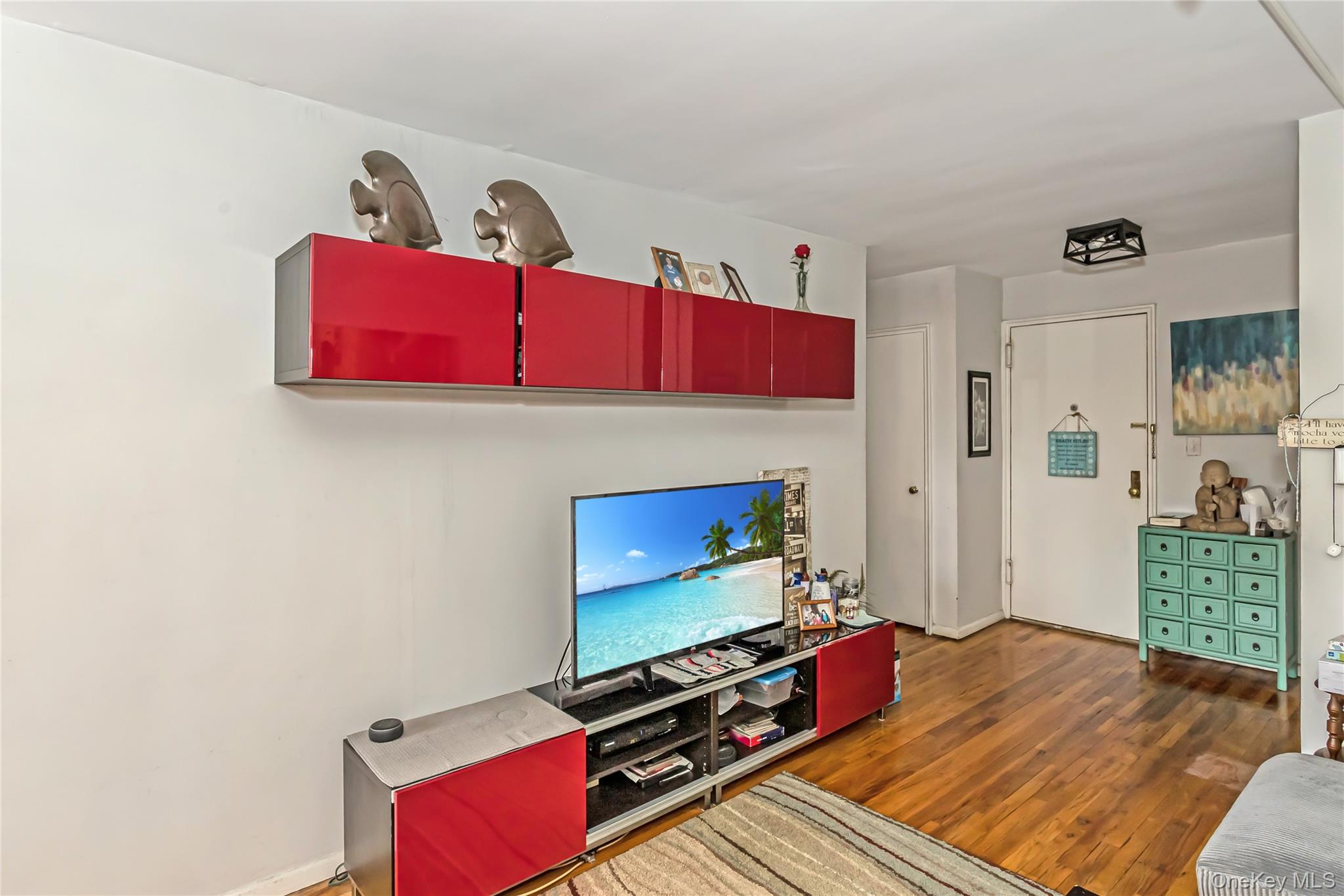 250 W Merrick Road # 2L, Freeport, NY 11520