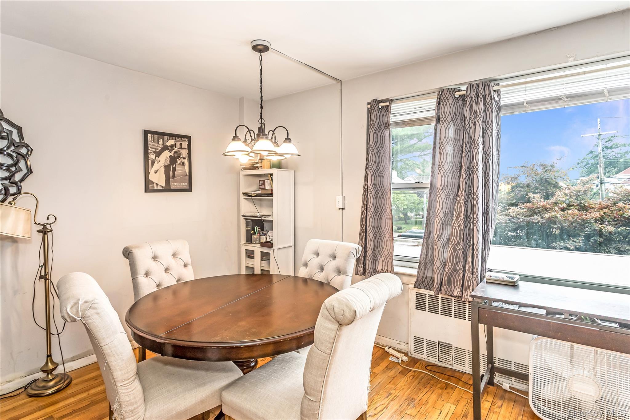 250 W Merrick Road # 2L, Freeport, NY 11520