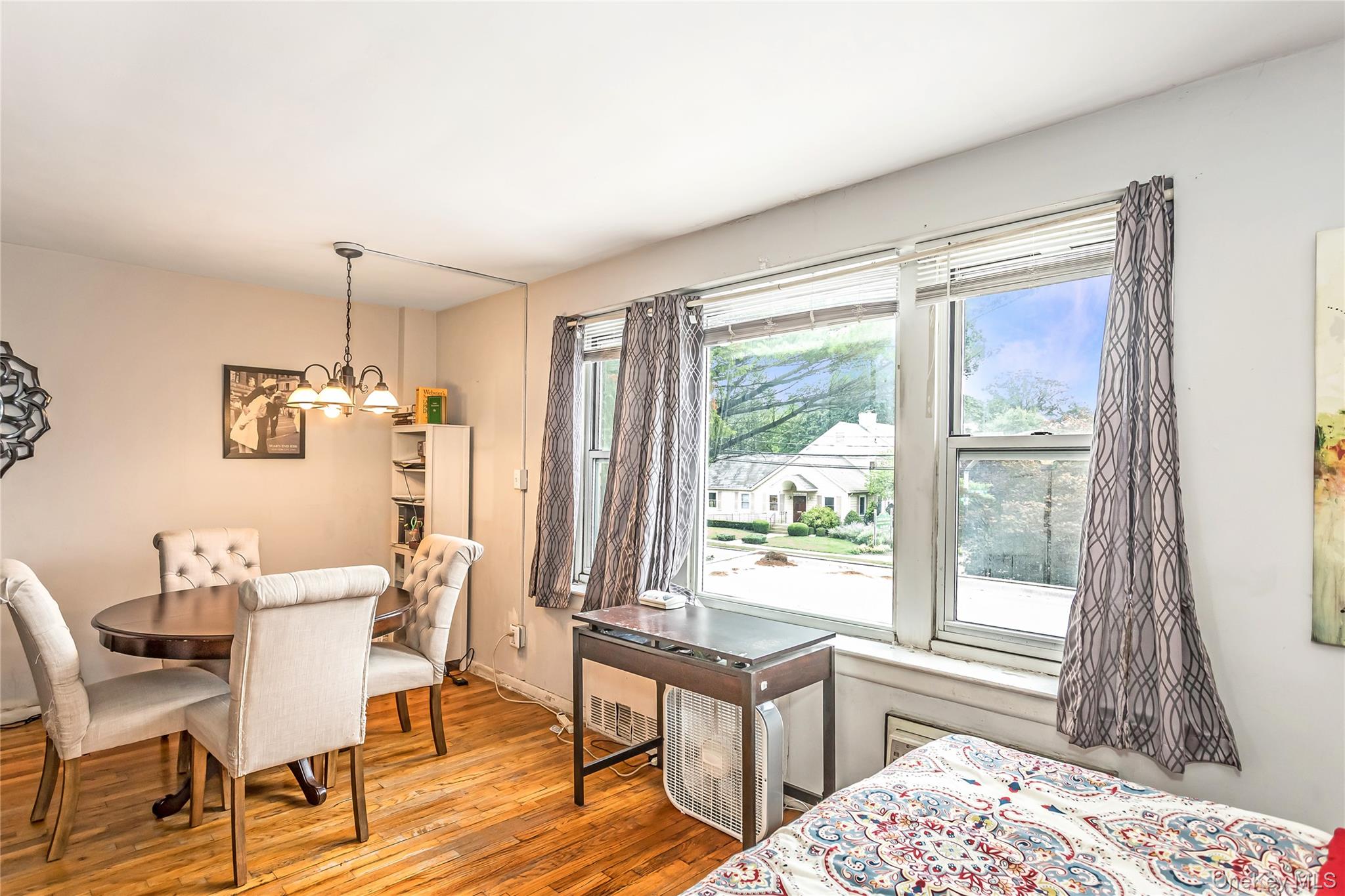 250 W Merrick Road # 2L, Freeport, NY 11520