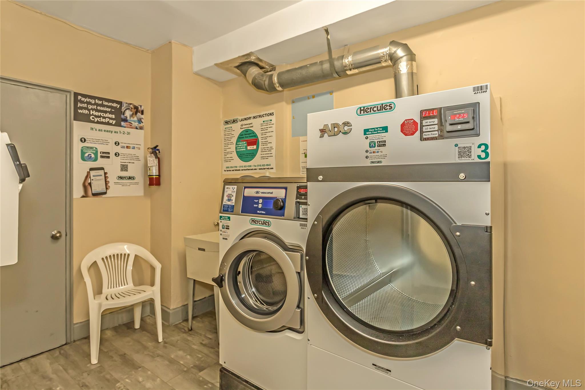 250 W Merrick Road # 2L, Freeport, NY 11520