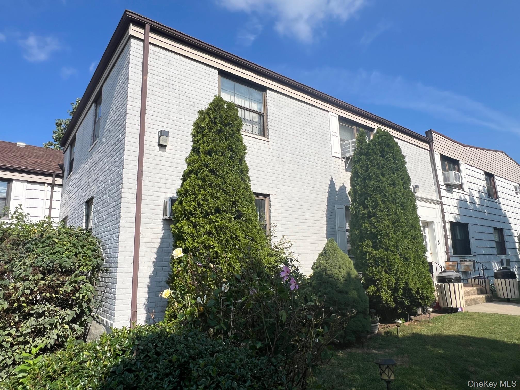 6824 136th Street # A, Flushing, NY 11367