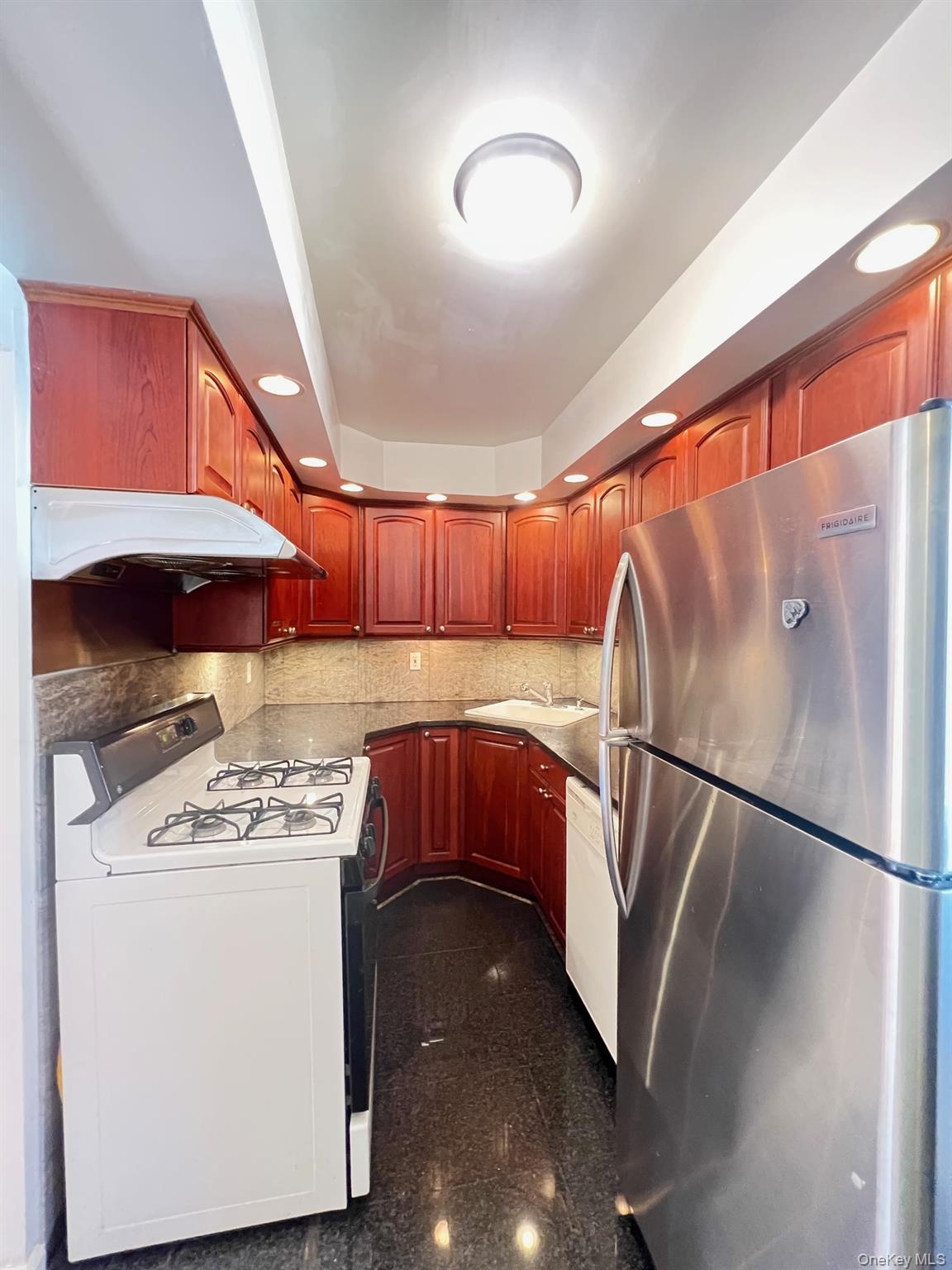 6824 136th Street # A, Flushing, NY 11367