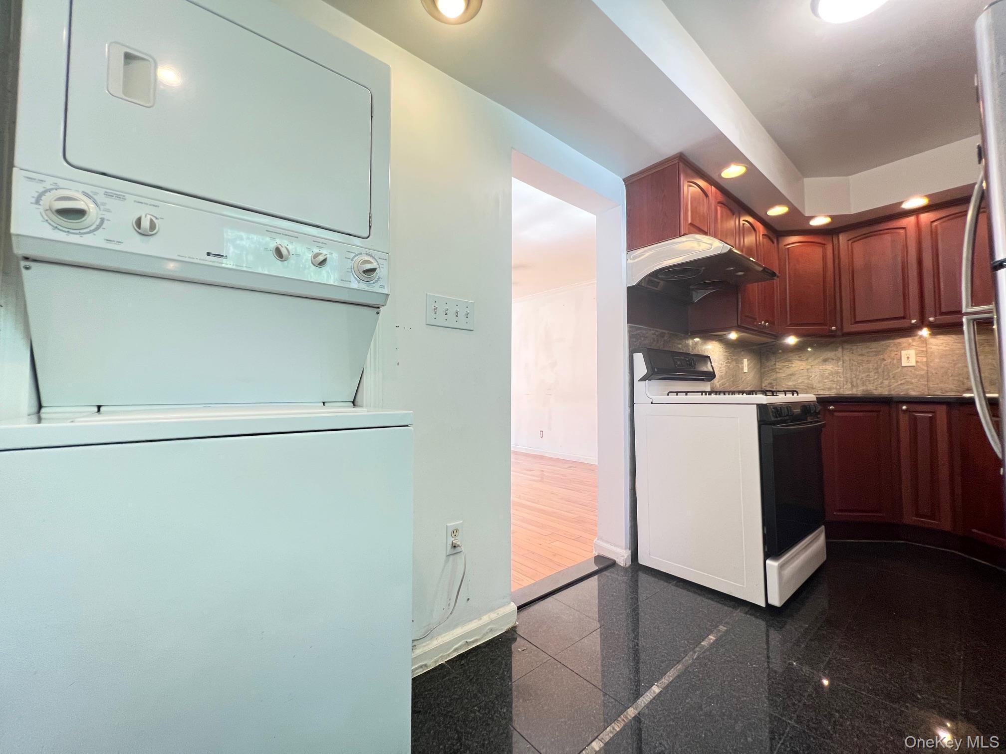 6824 136th Street # A, Flushing, NY 11367