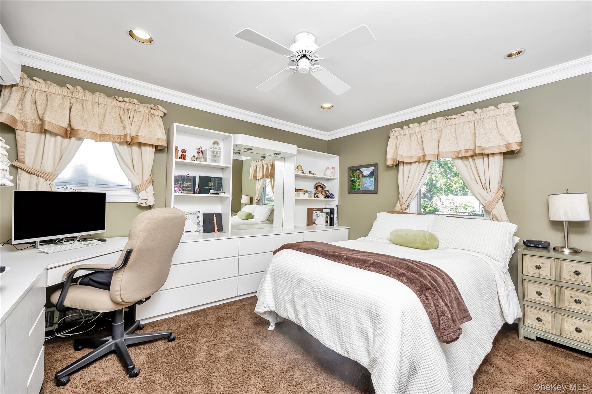 12 Woodland Drive, Old Bethpage, NY 11804