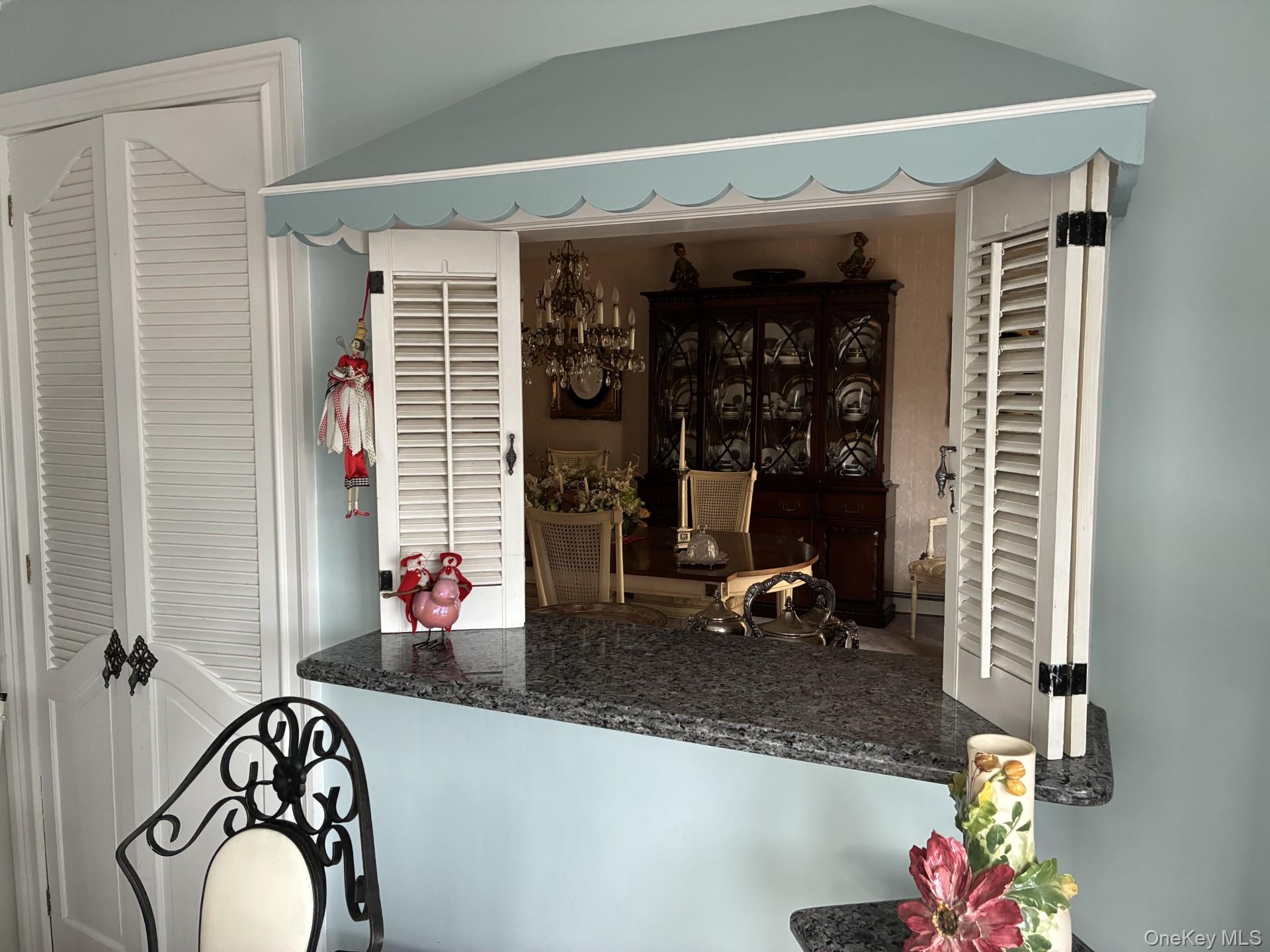 20 Shelbourne Lane, Commack, NY 11725