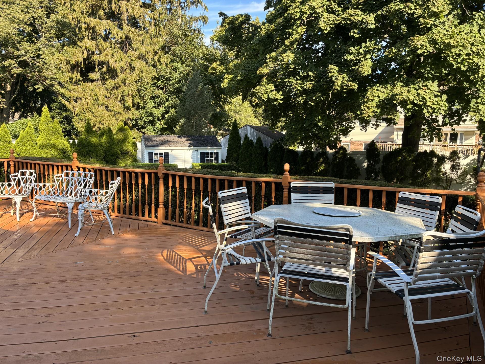 20 Shelbourne Lane, Commack, NY 11725