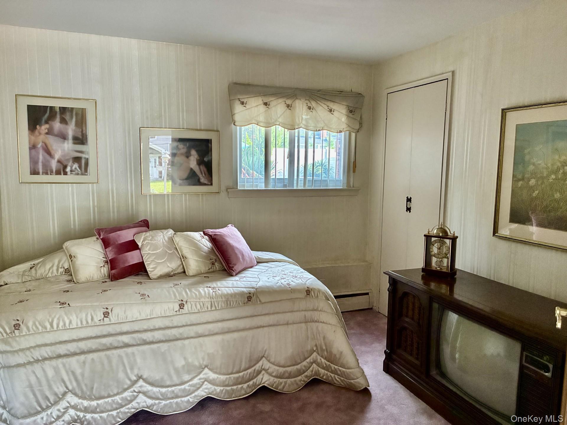 20 Shelbourne Lane, Commack, NY 11725