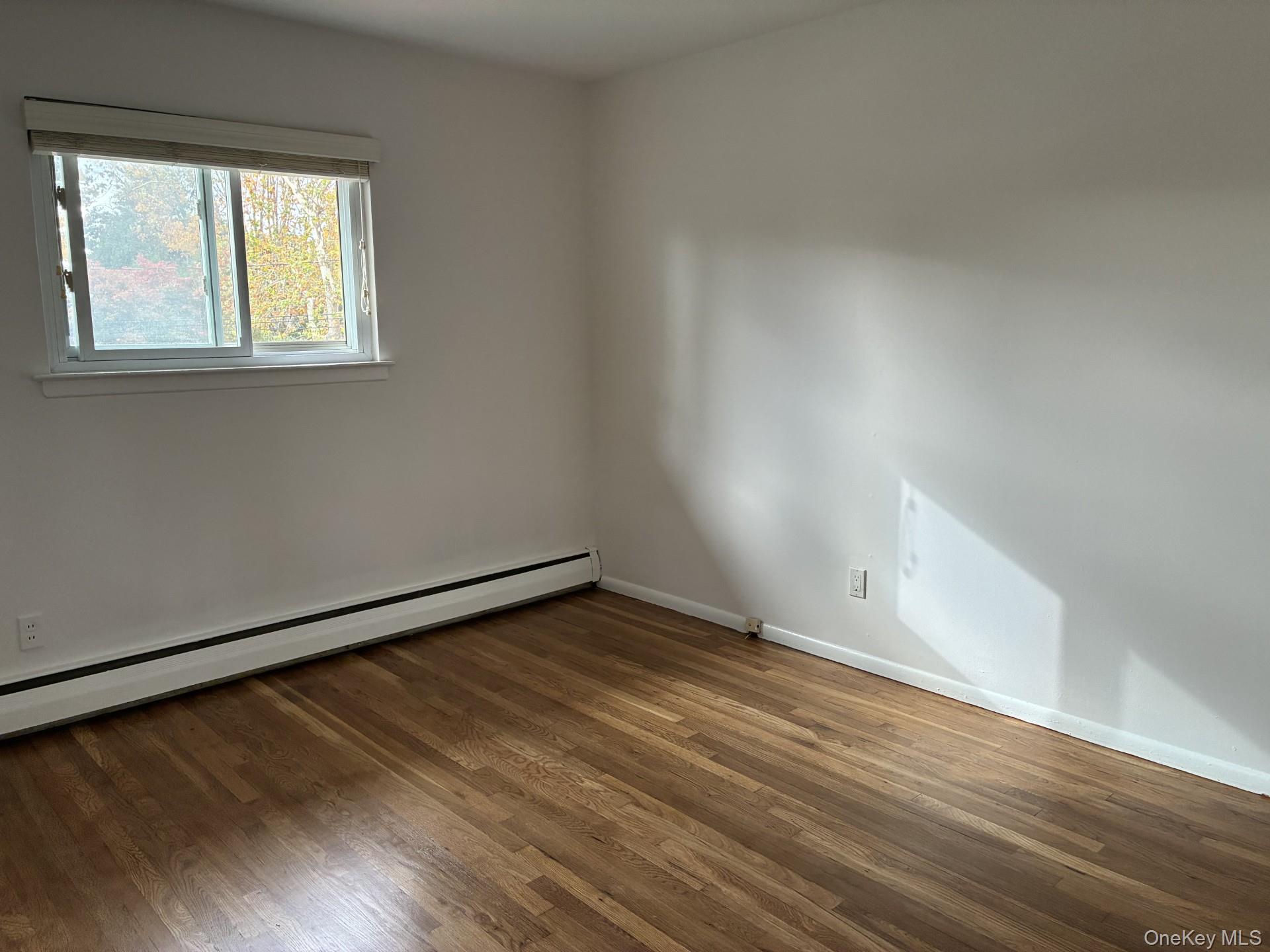 20 Shelbourne Lane, Commack, NY 11725