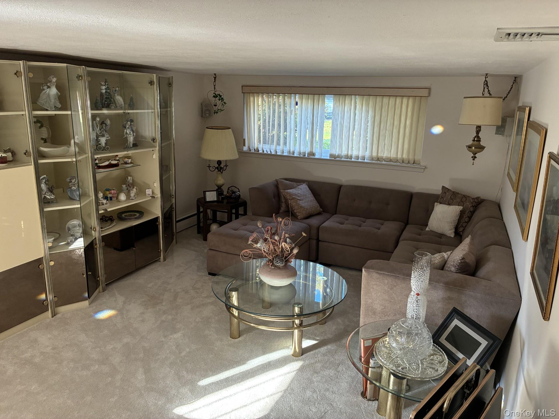 20 Shelbourne Lane, Commack, NY 11725