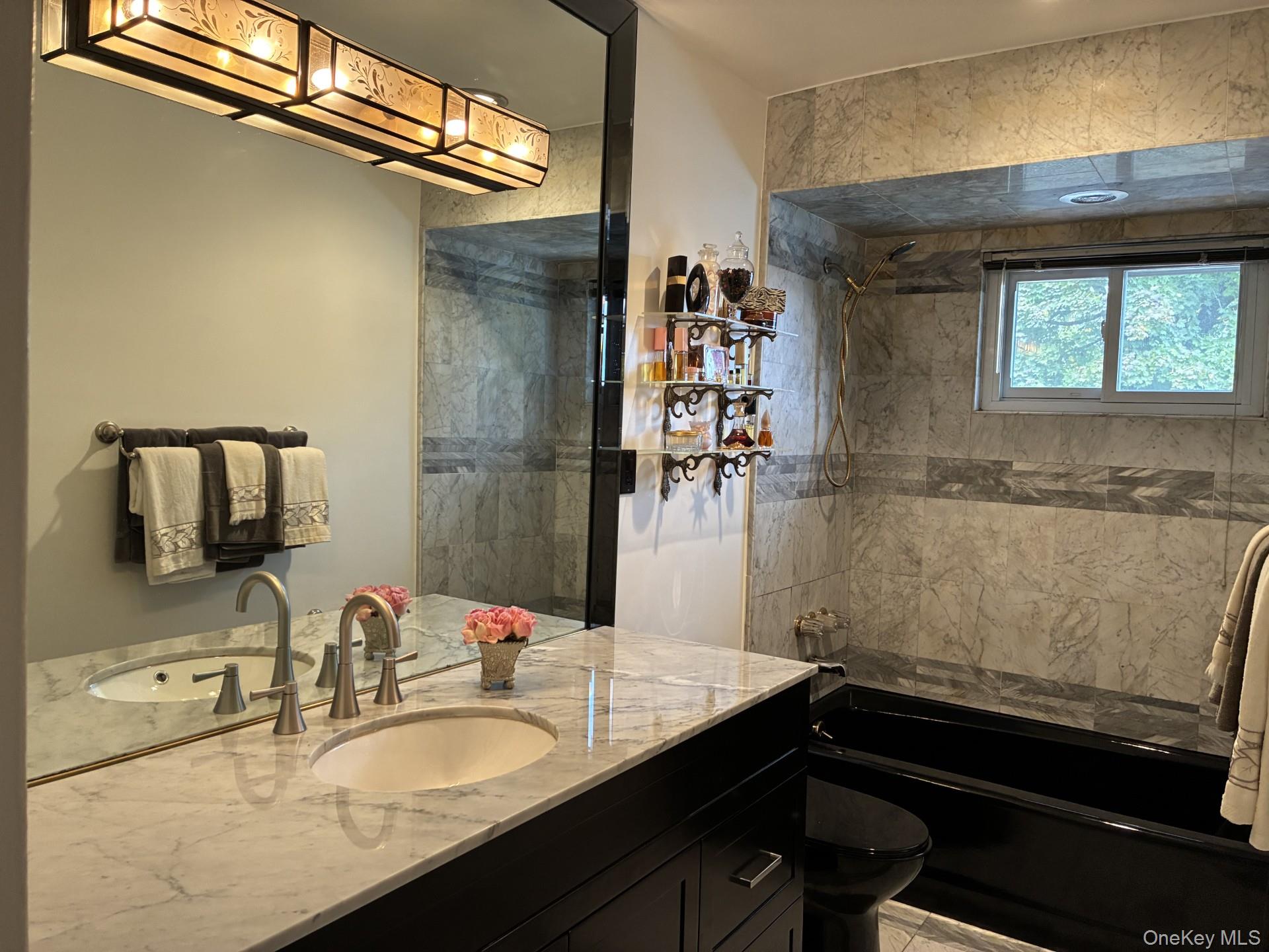 20 Shelbourne Lane, Commack, NY 11725