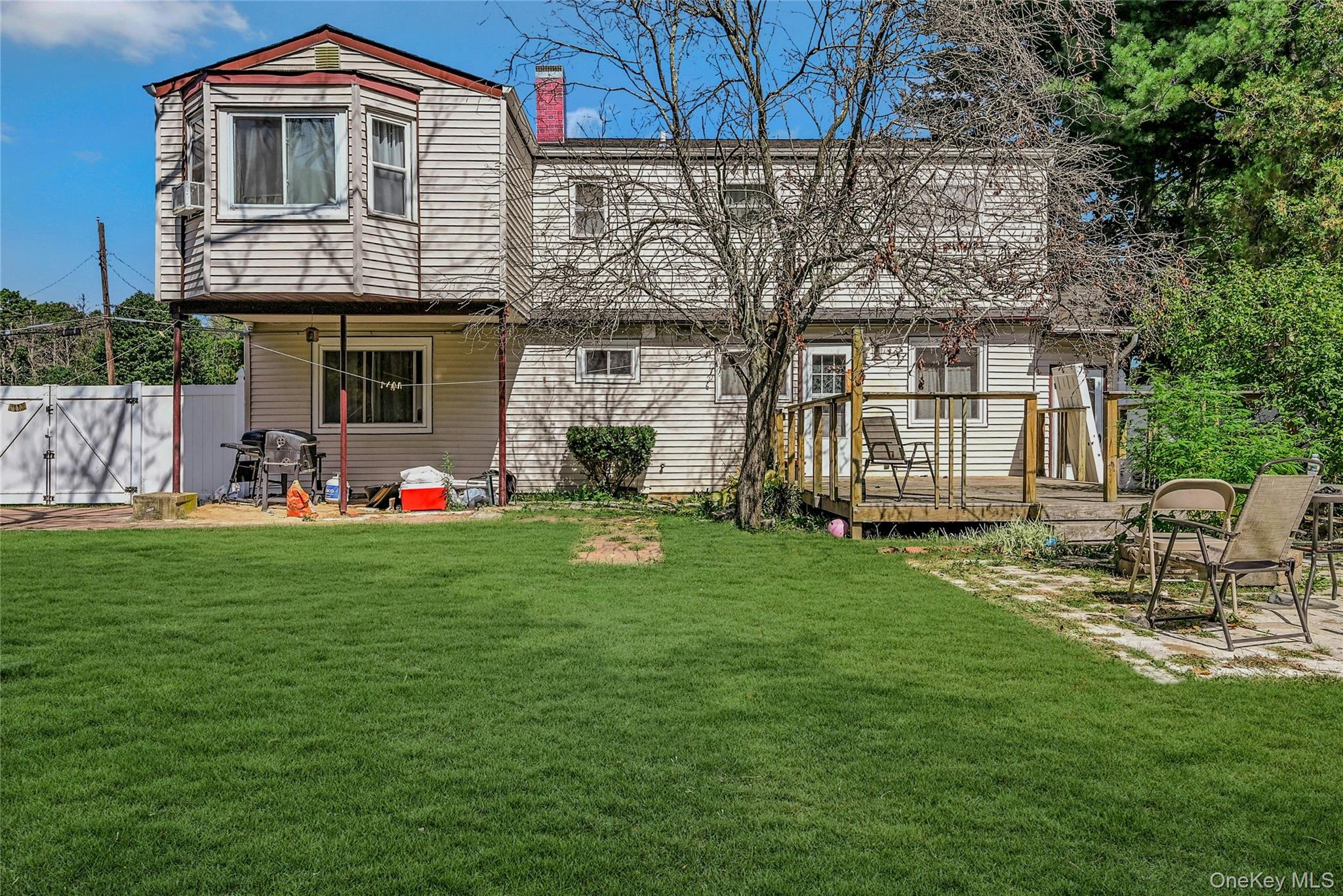 60 E Belmont Street, Bay Shore, NY 11706