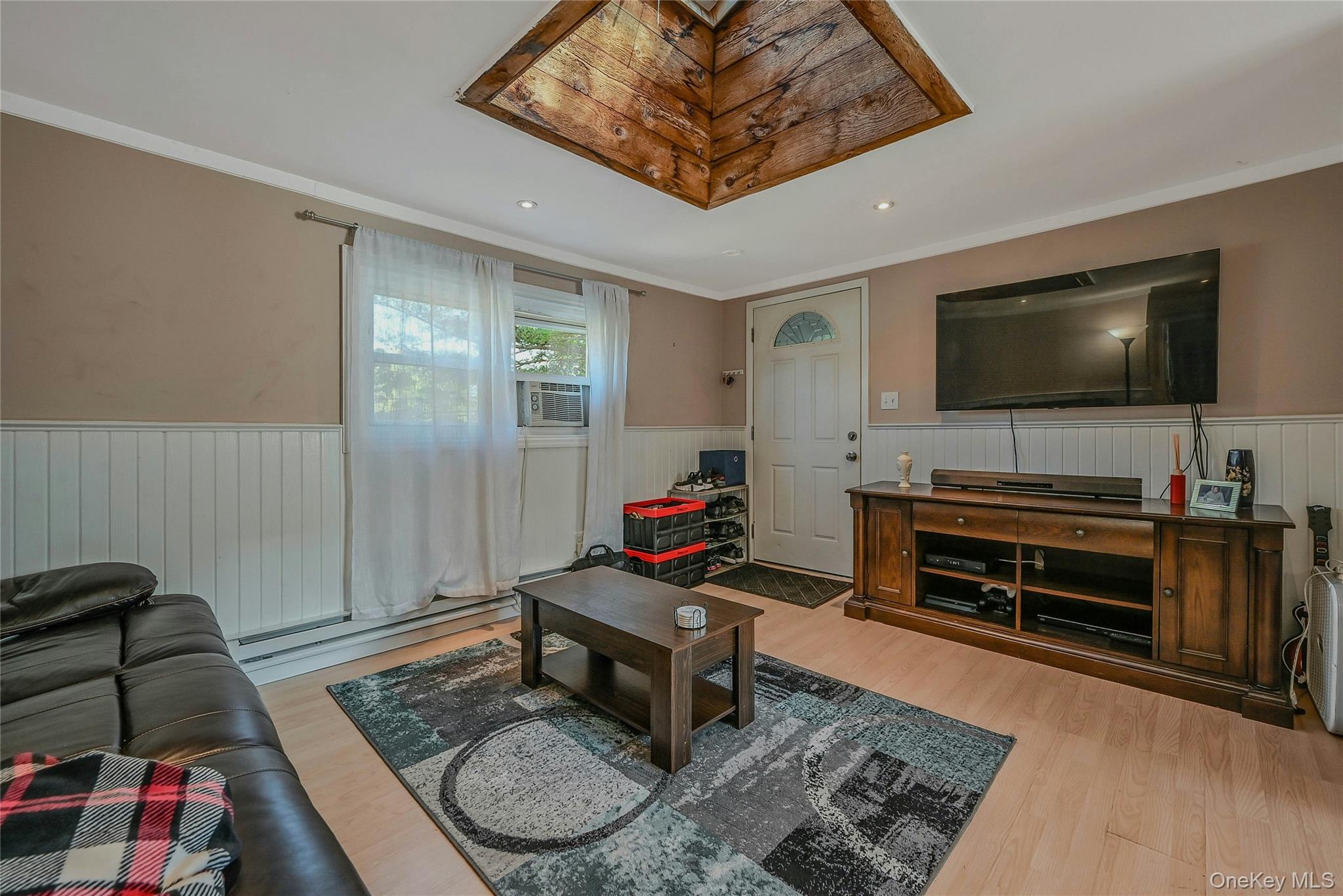 60 E Belmont Street, Bay Shore, NY 11706