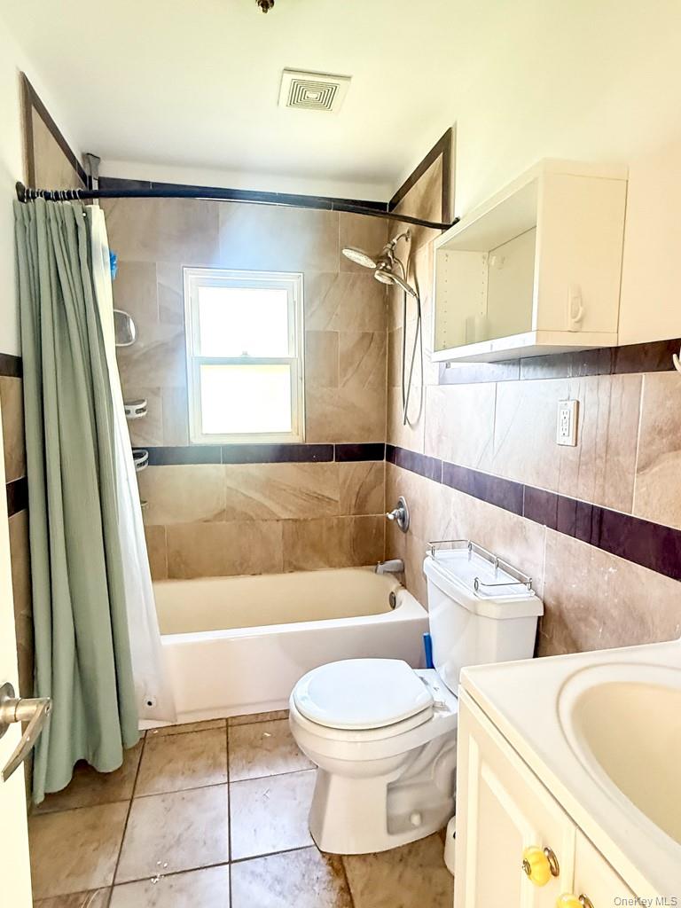 122 Combs Avenue, Woodmere, NY 11598