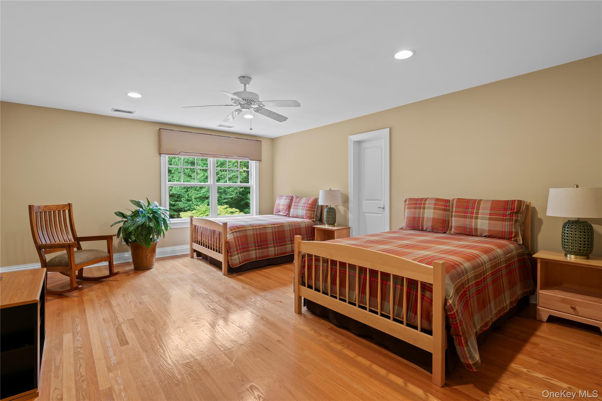 12 Parish Drive, Lattingtown, NY 11560