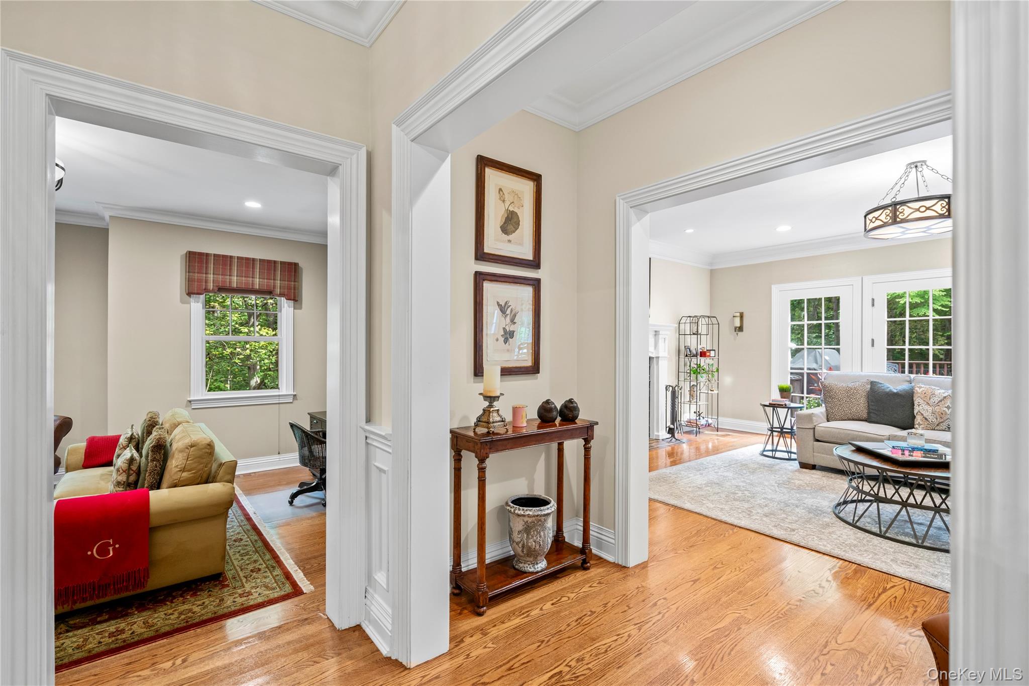 12 Parish Drive, Lattingtown, NY 11560