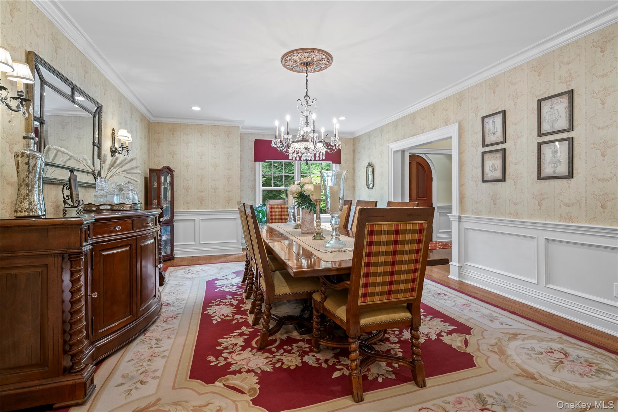 12 Parish Drive, Lattingtown, NY 11560