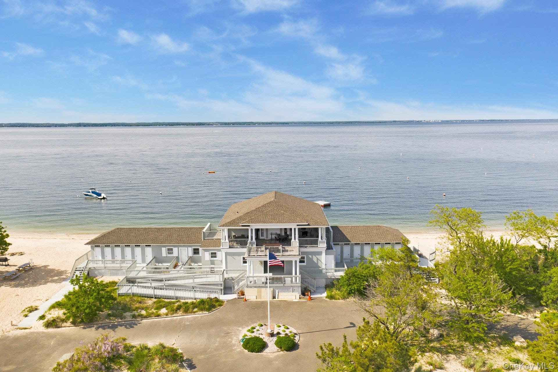 12 Parish Drive, Lattingtown, NY 11560