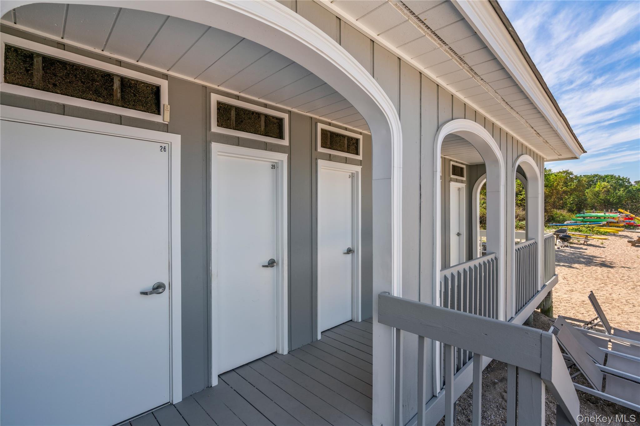 12 Parish Drive, Lattingtown, NY 11560