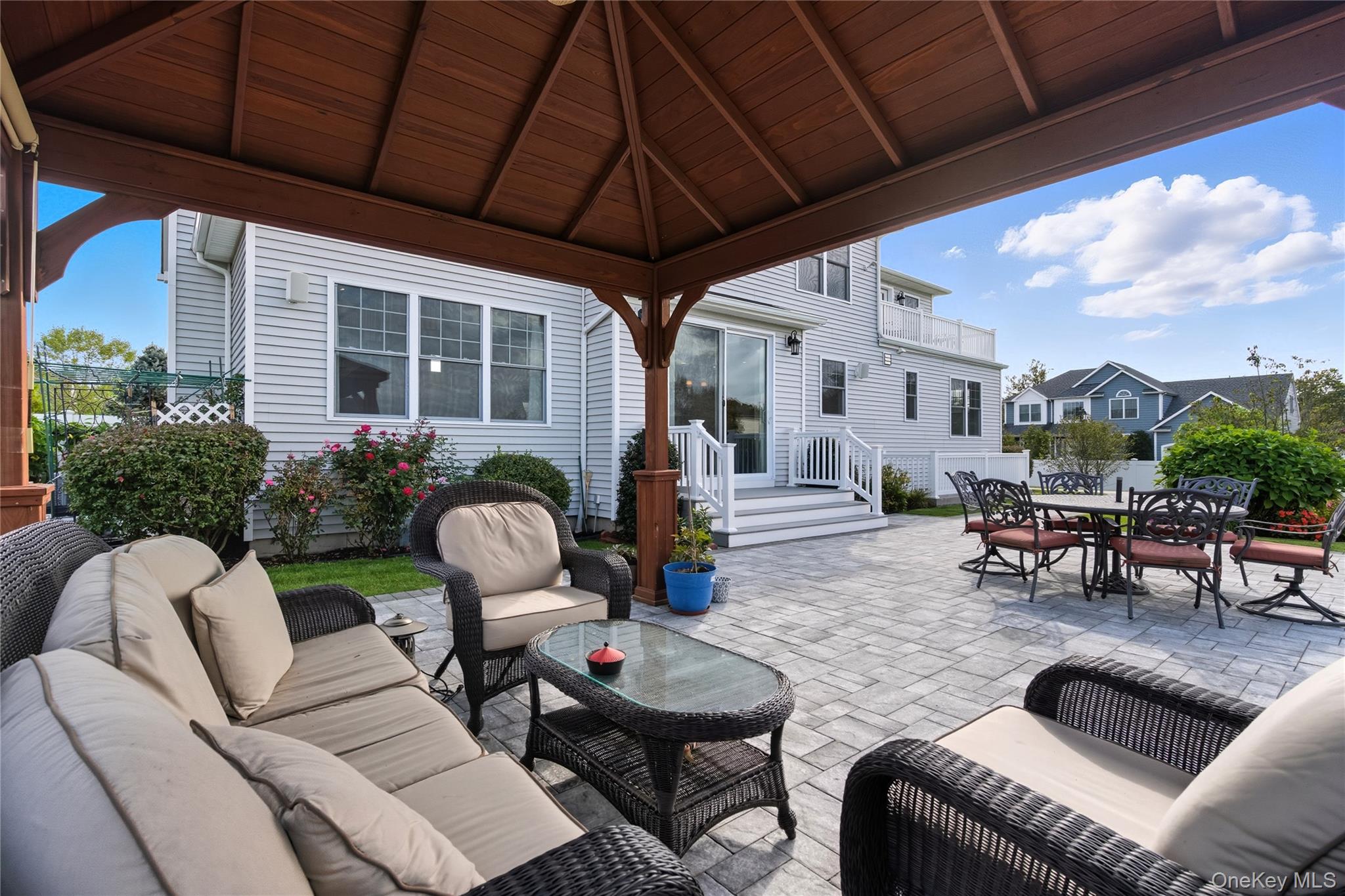 9 Fieldstone Court, Greenlawn, NY 11740