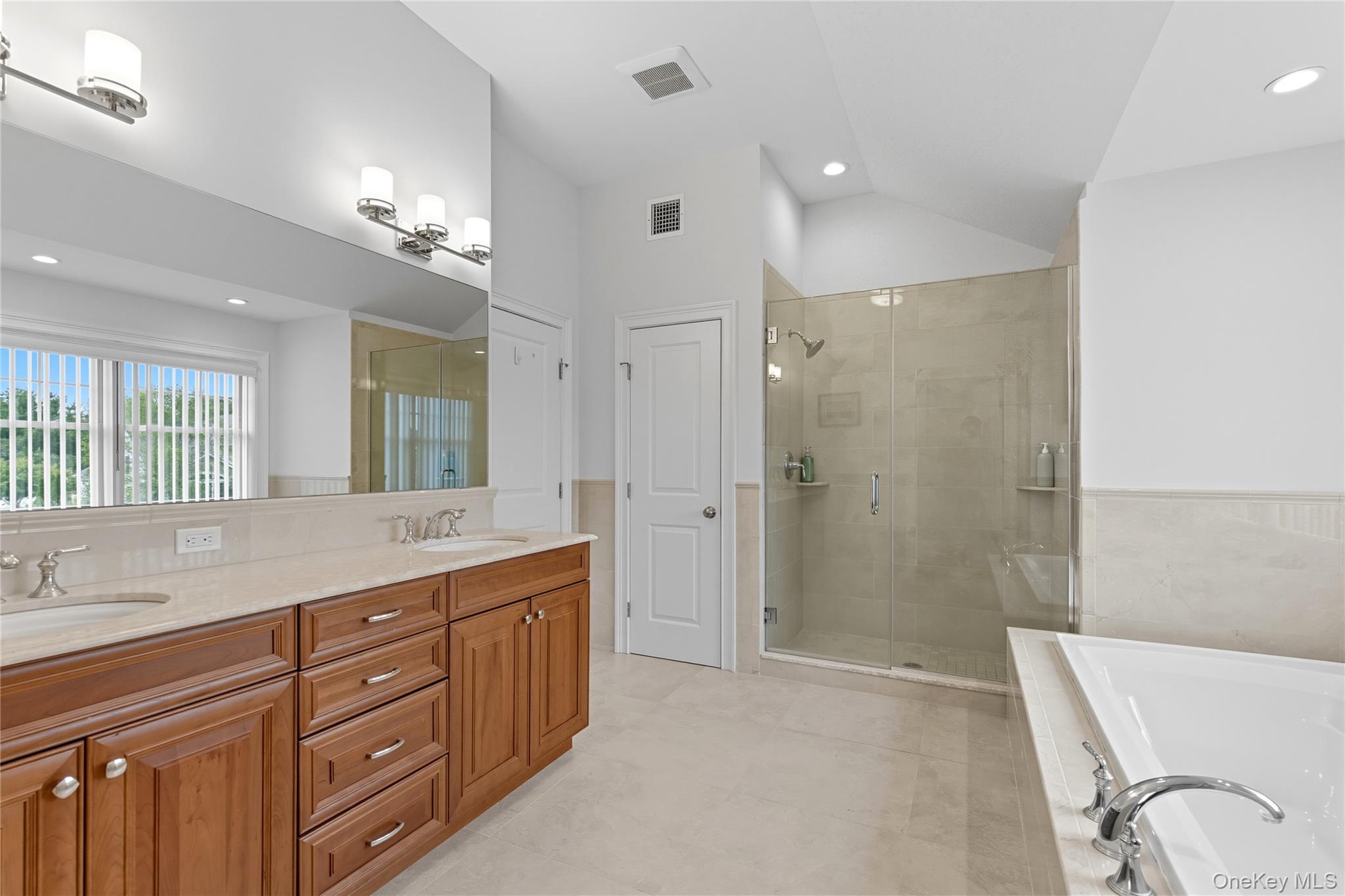 9 Fieldstone Court, Greenlawn, NY 11740