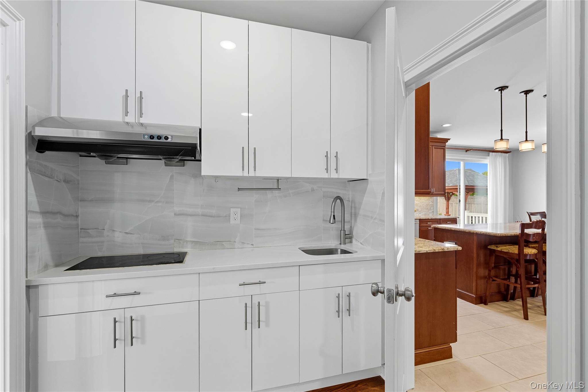 9 Fieldstone Court, Greenlawn, NY 11740