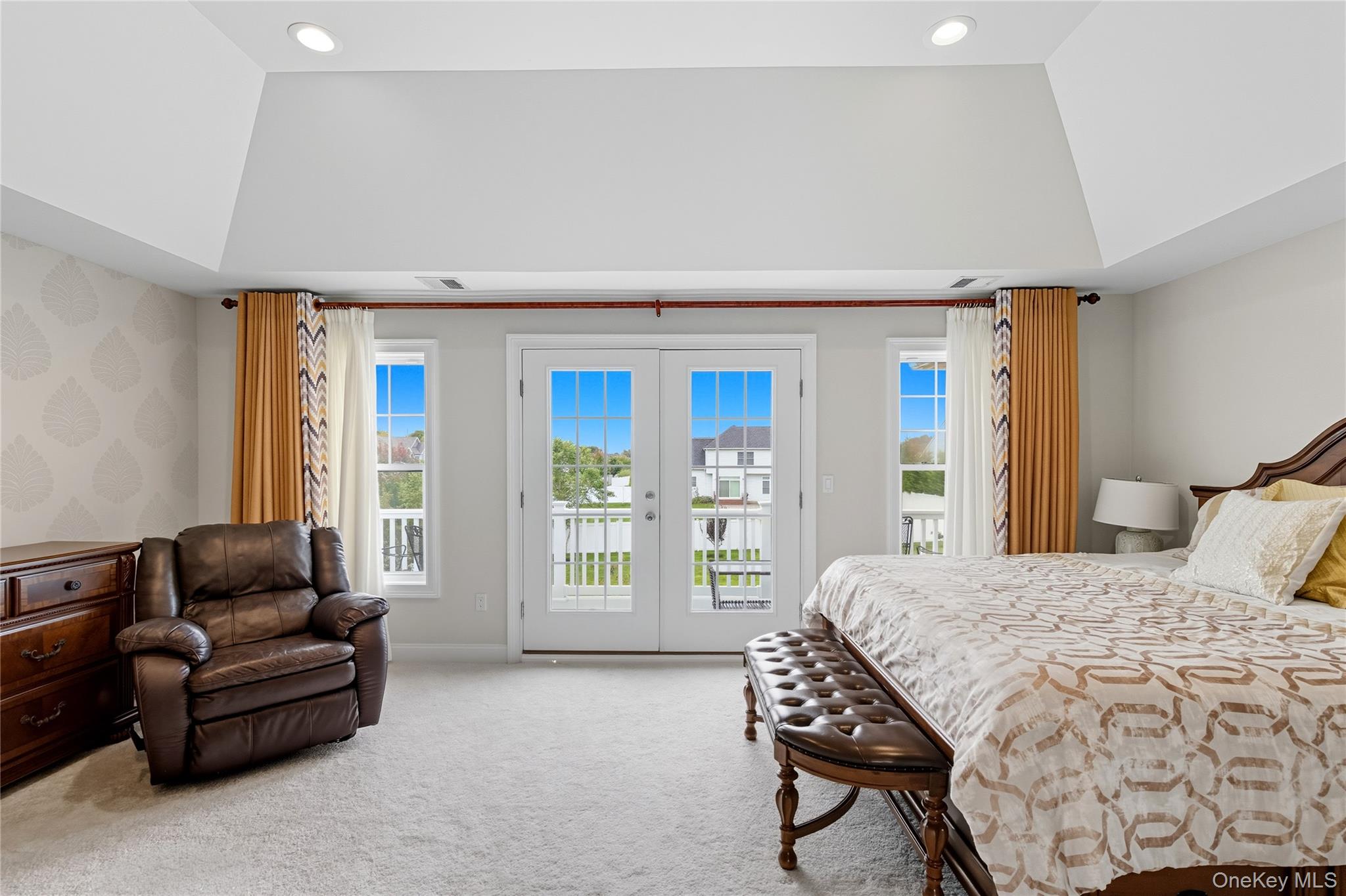 9 Fieldstone Court, Greenlawn, NY 11740