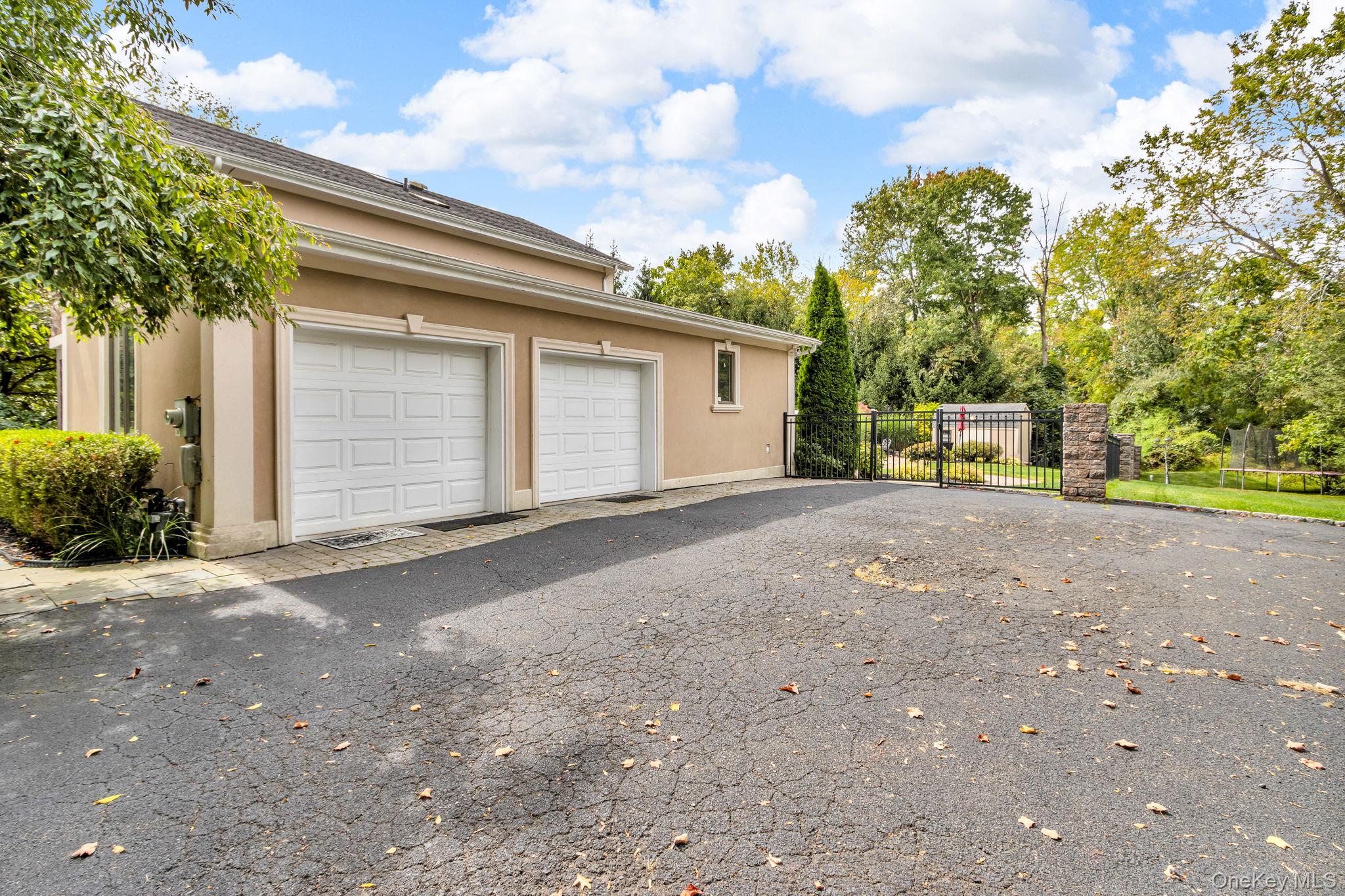 428 Greenbush Road N, Blauvelt, NY 10913