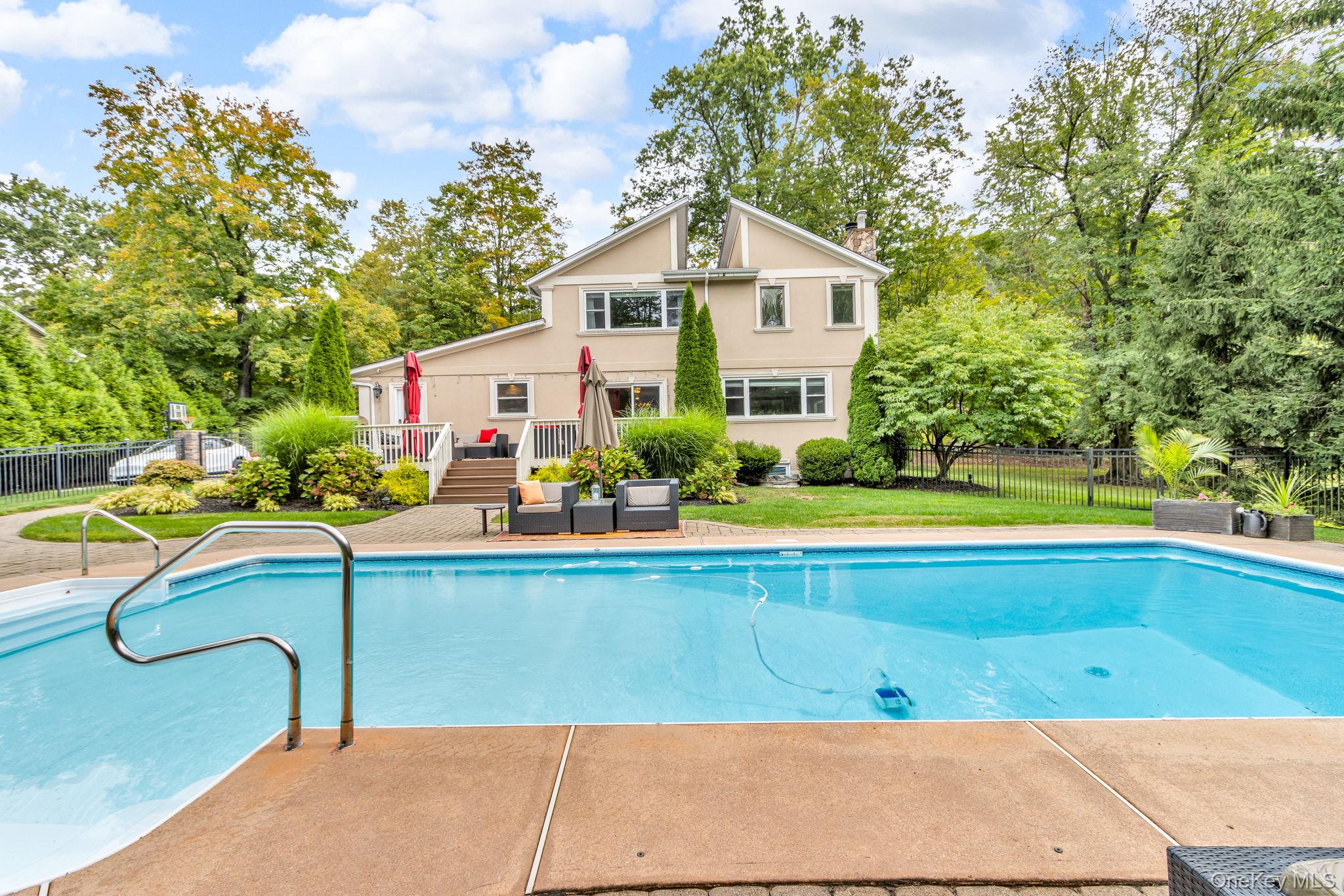 428 Greenbush Road N, Blauvelt, NY 10913