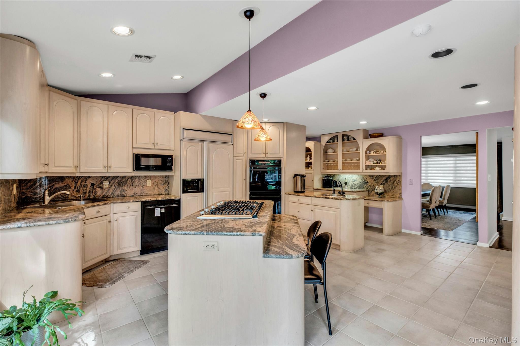 71 Hofstra Drive, Plainview, NY 11803