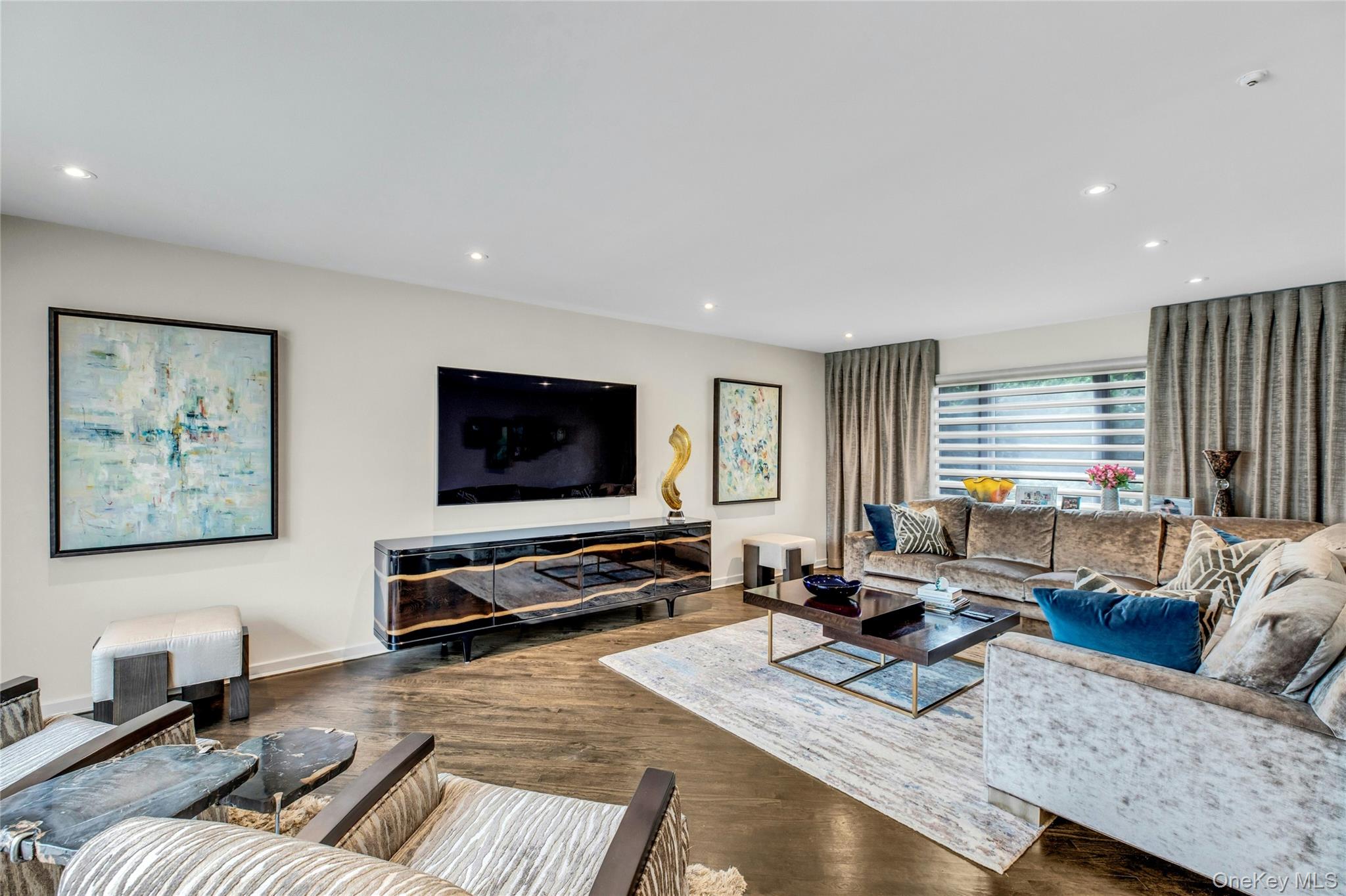 71 Hofstra Drive, Plainview, NY 11803