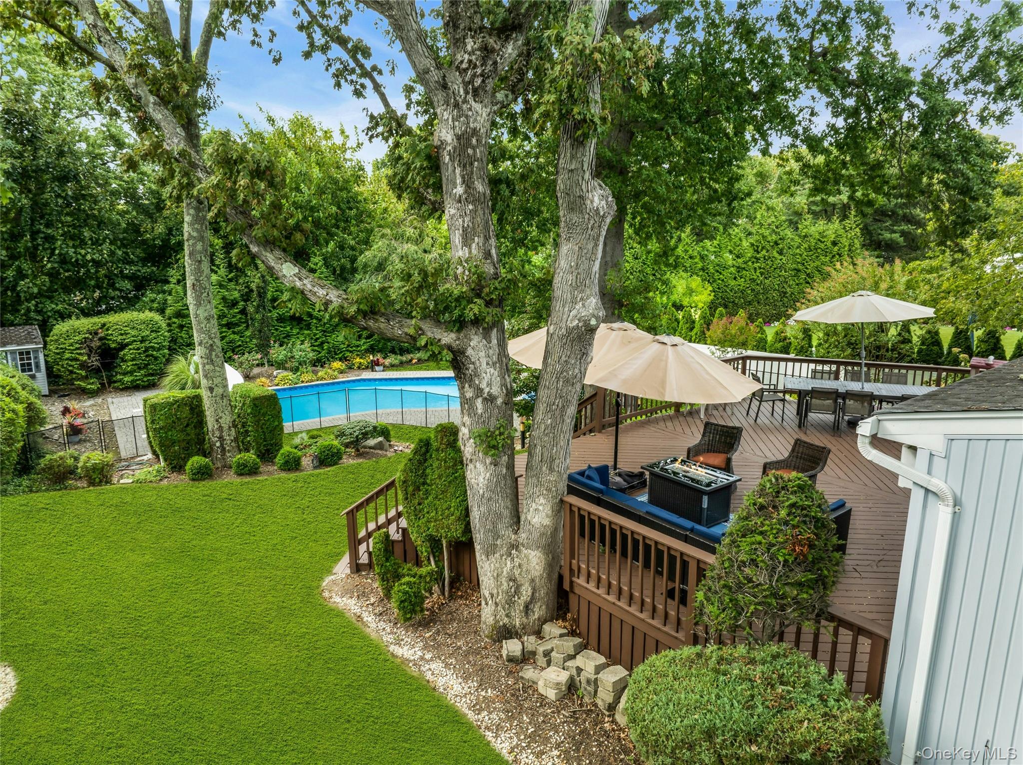 71 Hofstra Drive, Plainview, NY 11803