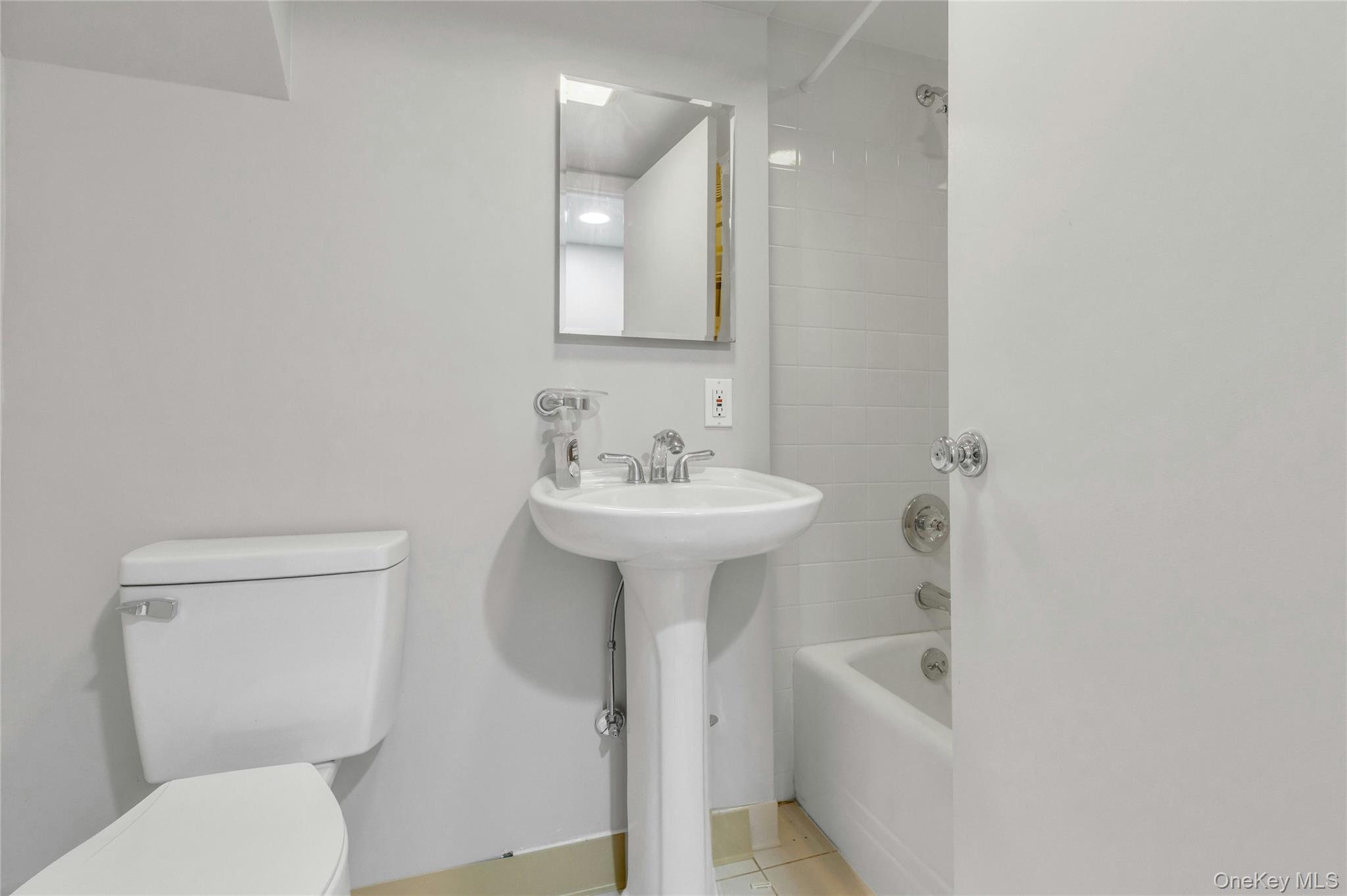 71 Hofstra Drive, Plainview, NY 11803