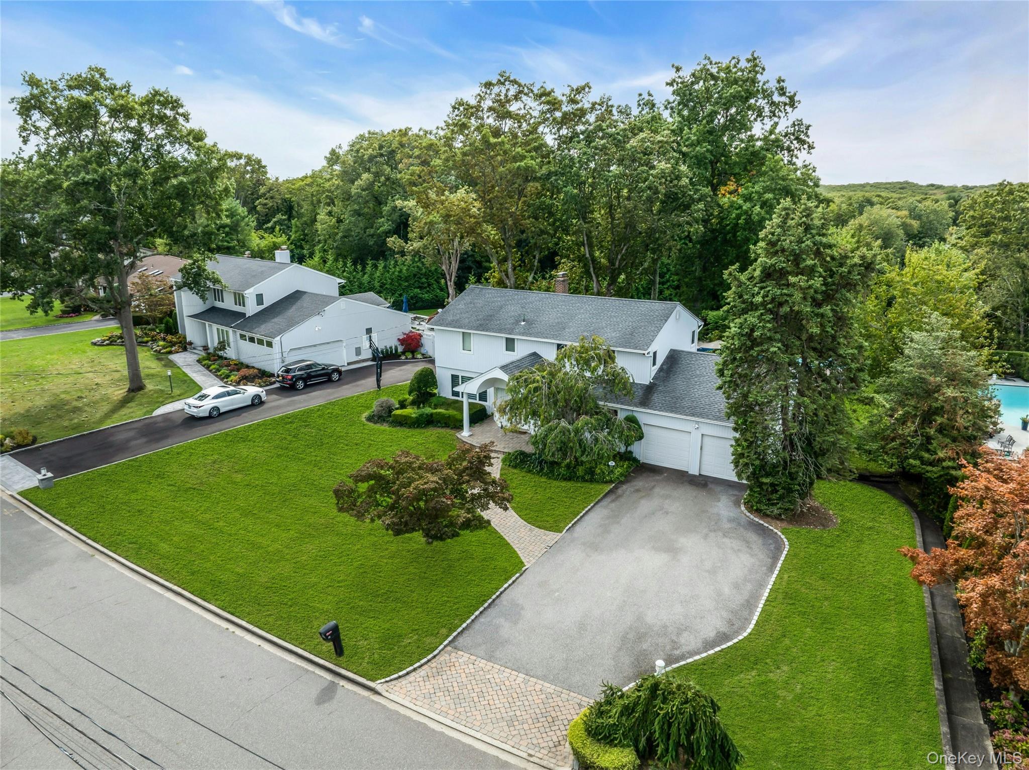 71 Hofstra Drive, Plainview, NY 11803