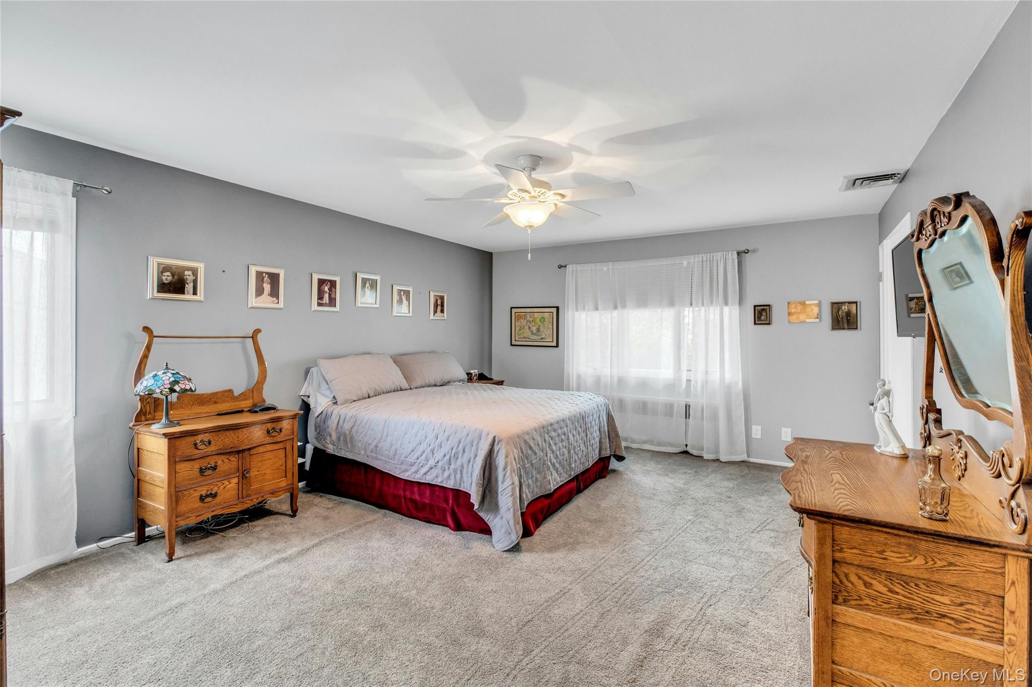 71 Hofstra Drive, Plainview, NY 11803