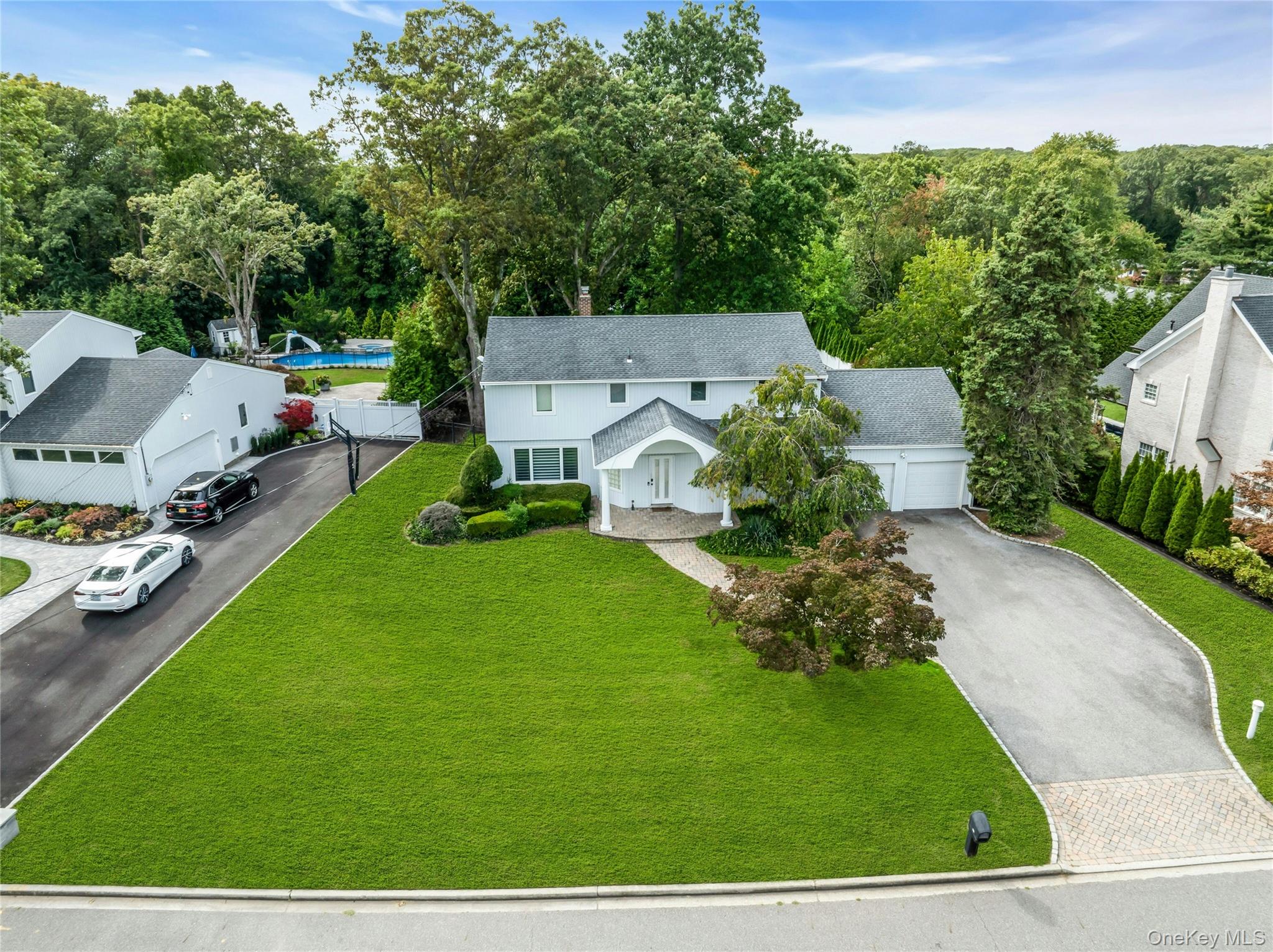 71 Hofstra Drive, Plainview, NY 11803