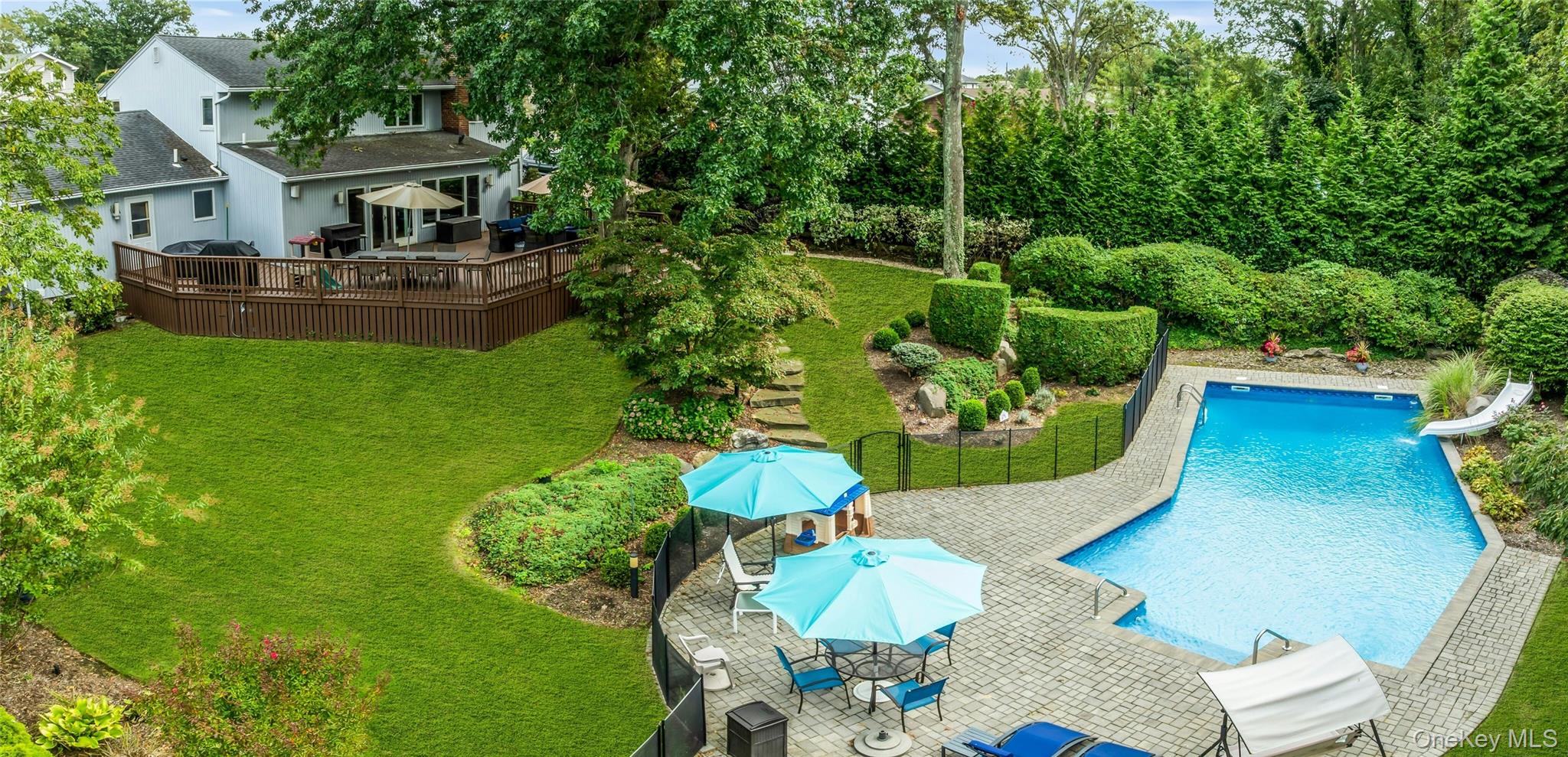 71 Hofstra Drive, Plainview, NY 11803