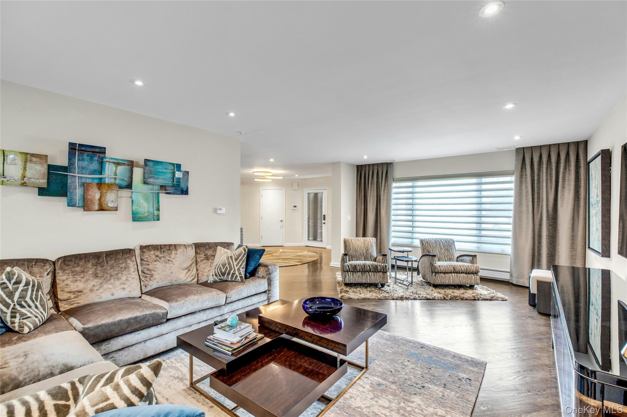 71 Hofstra Drive, Plainview, NY 11803