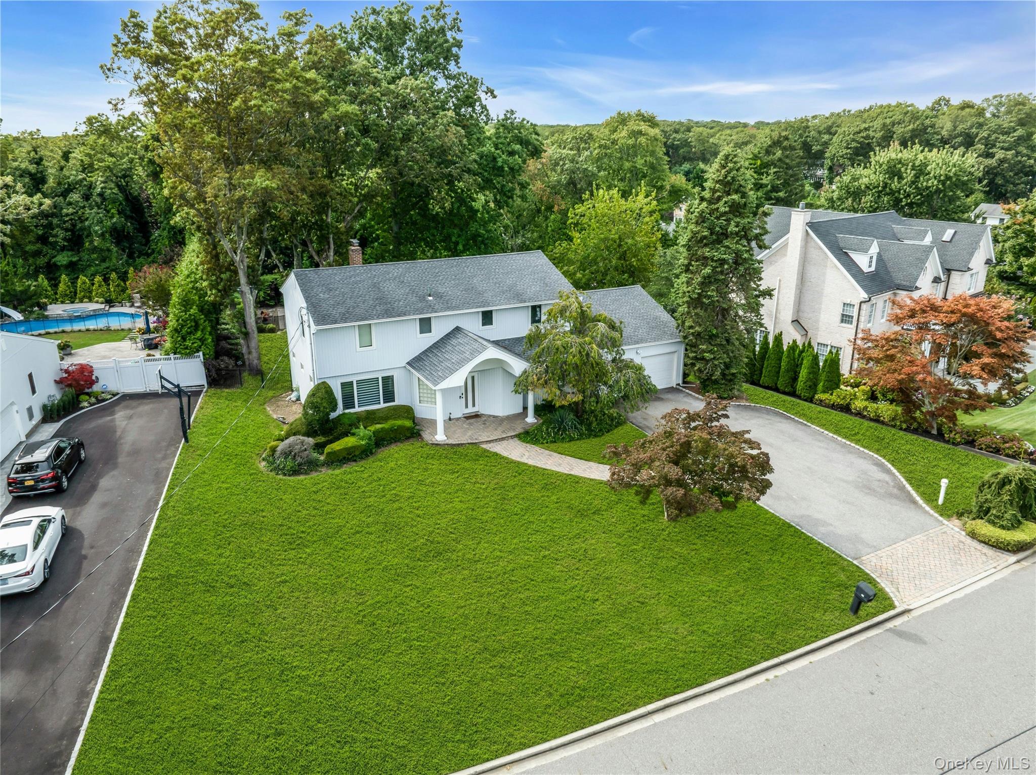 71 Hofstra Drive, Plainview, NY 11803