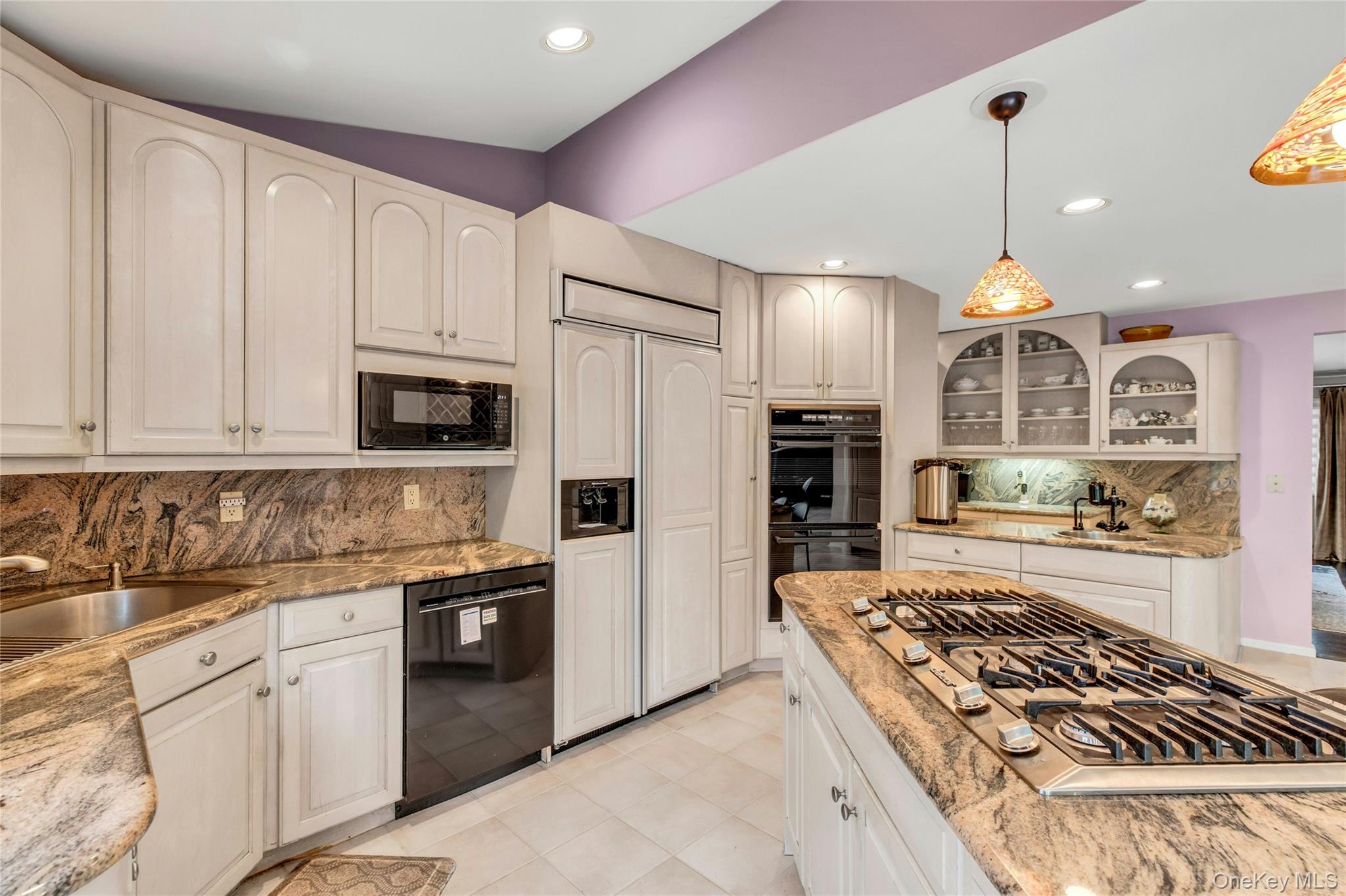 71 Hofstra Drive, Plainview, NY 11803