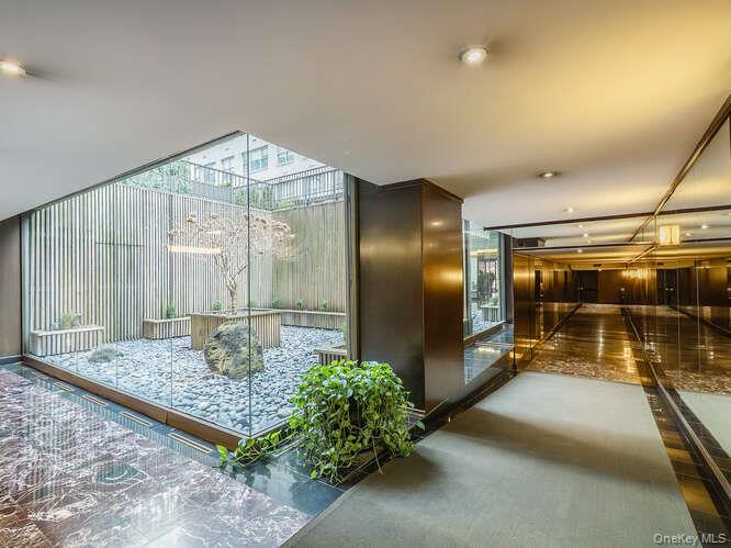 225 E 57th Street # 1L, New York (Manhattan), NY 10022