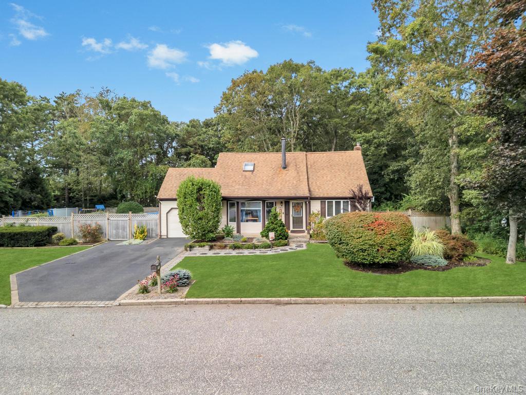 342 Oakland Avenue, Miller Place, NY 11764