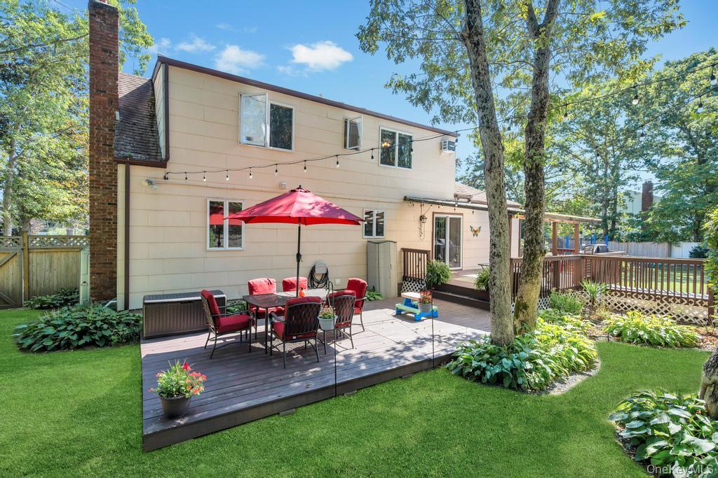 342 Oakland Avenue, Miller Place, NY 11764